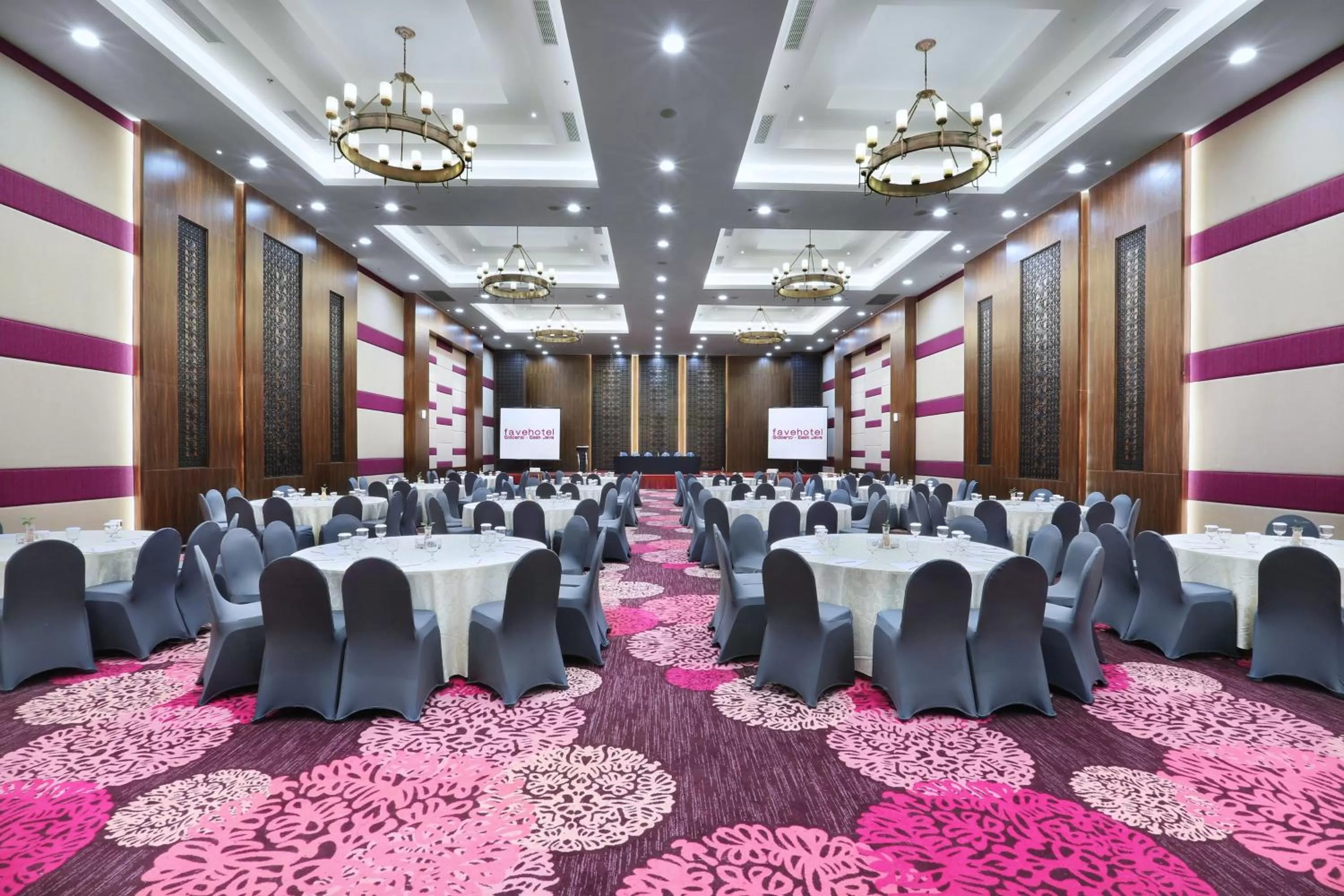 Meeting/conference room in favehotel Sidoarjo