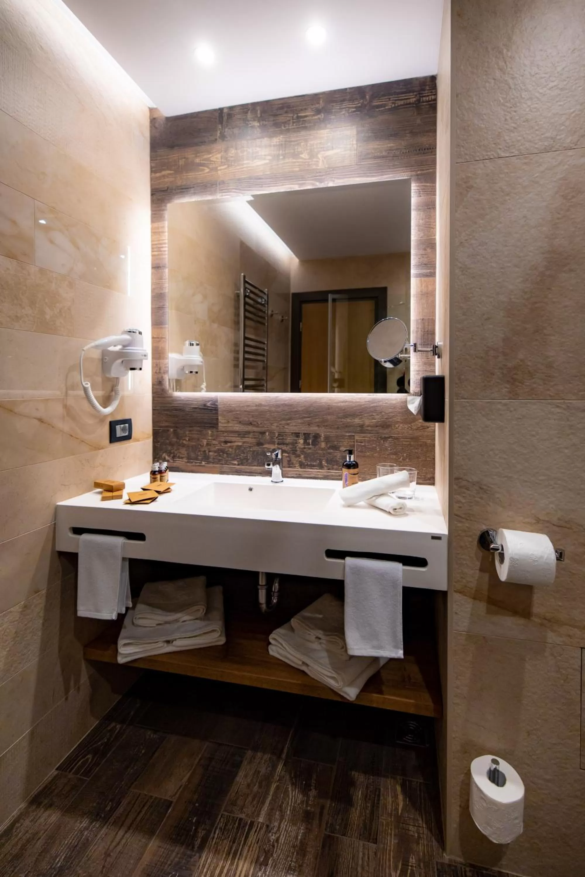 Bathroom in Hotel Belmont & Spa