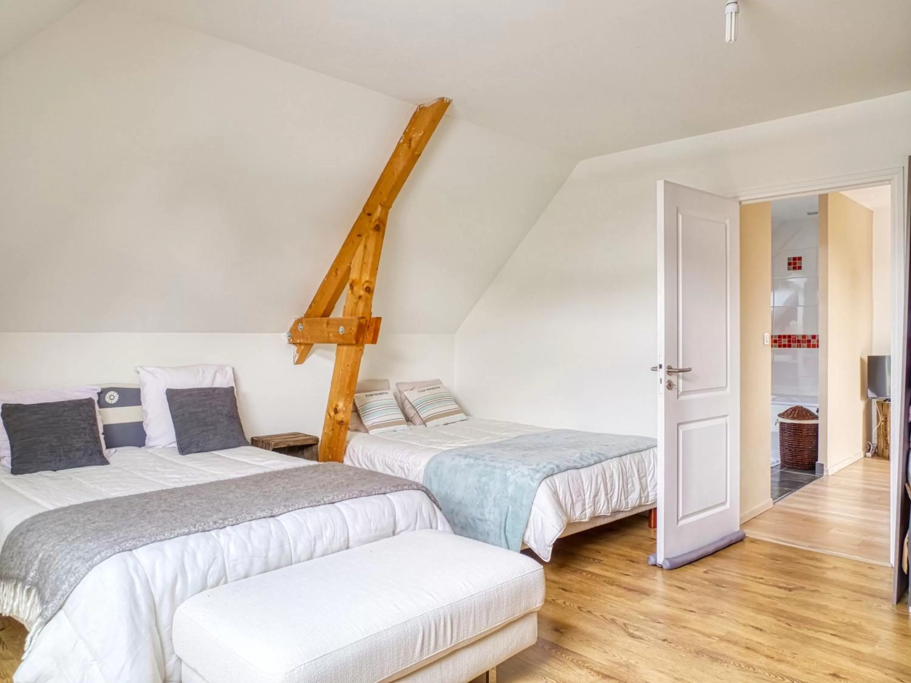 Bed in Villa MY le Mans