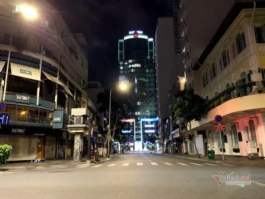 Quiet street view in Tan Hoang Long Hotel