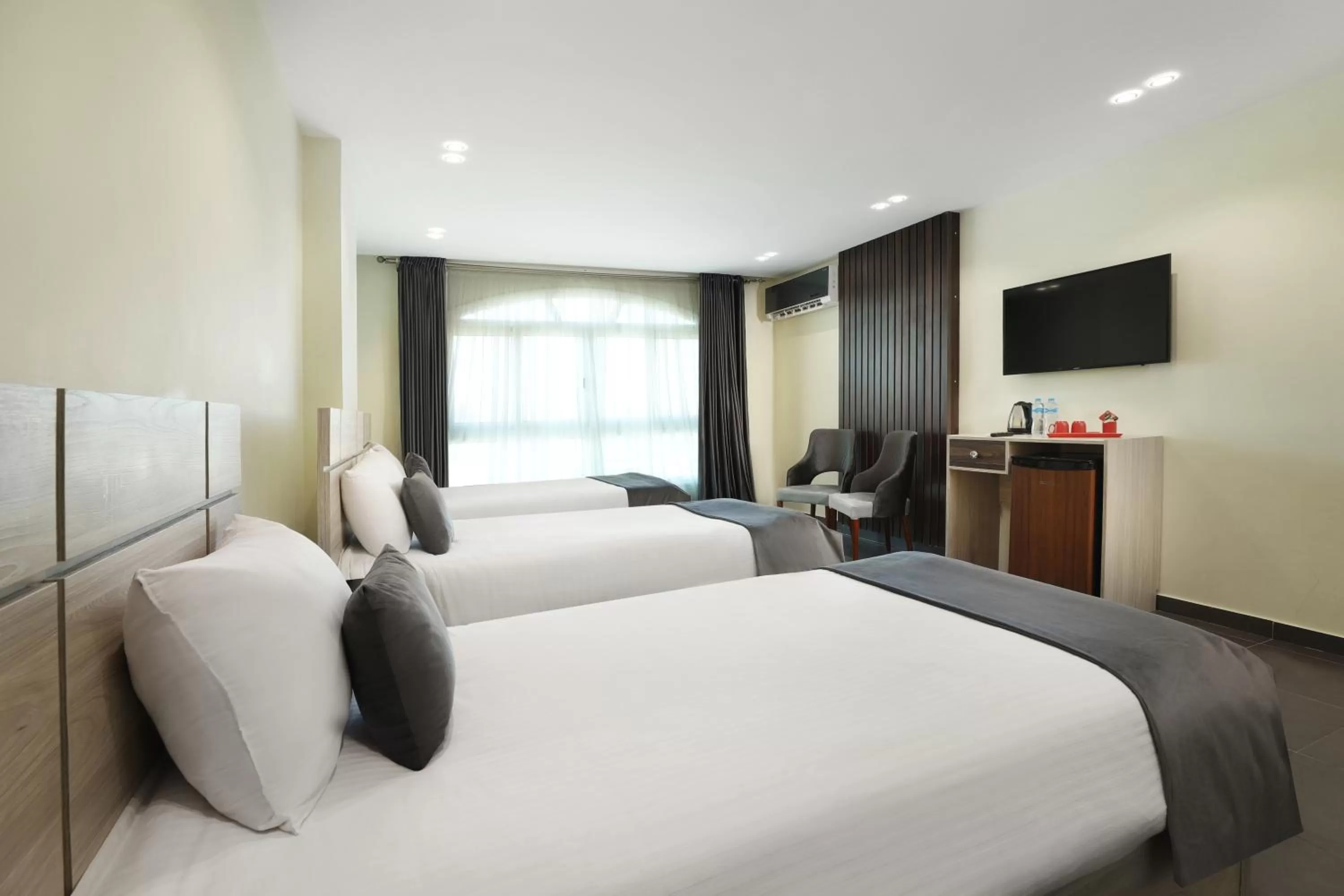 Bed in Brothers Pyramids View Hotel