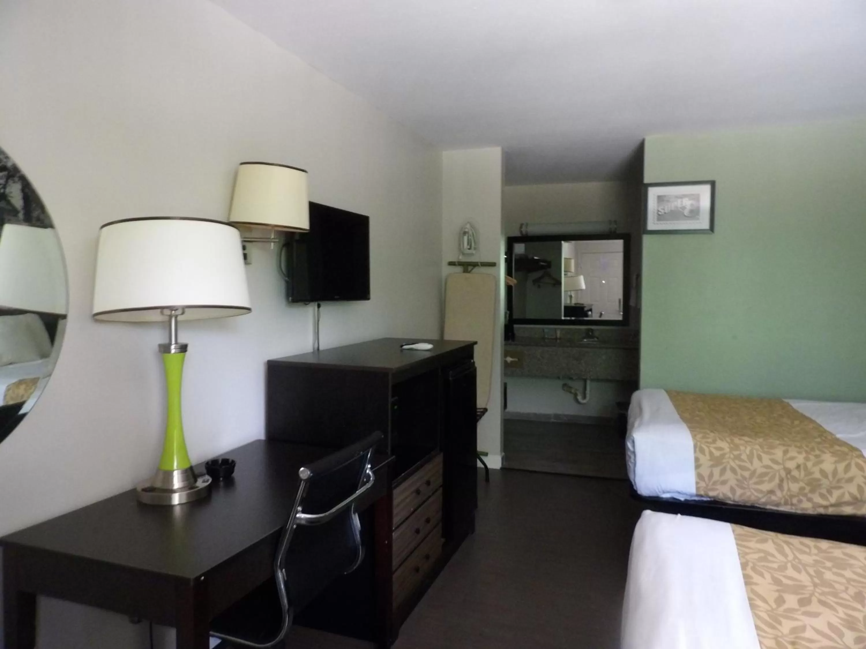 Bed in Super 8 by Wyndham Ocean Springs Biloxi