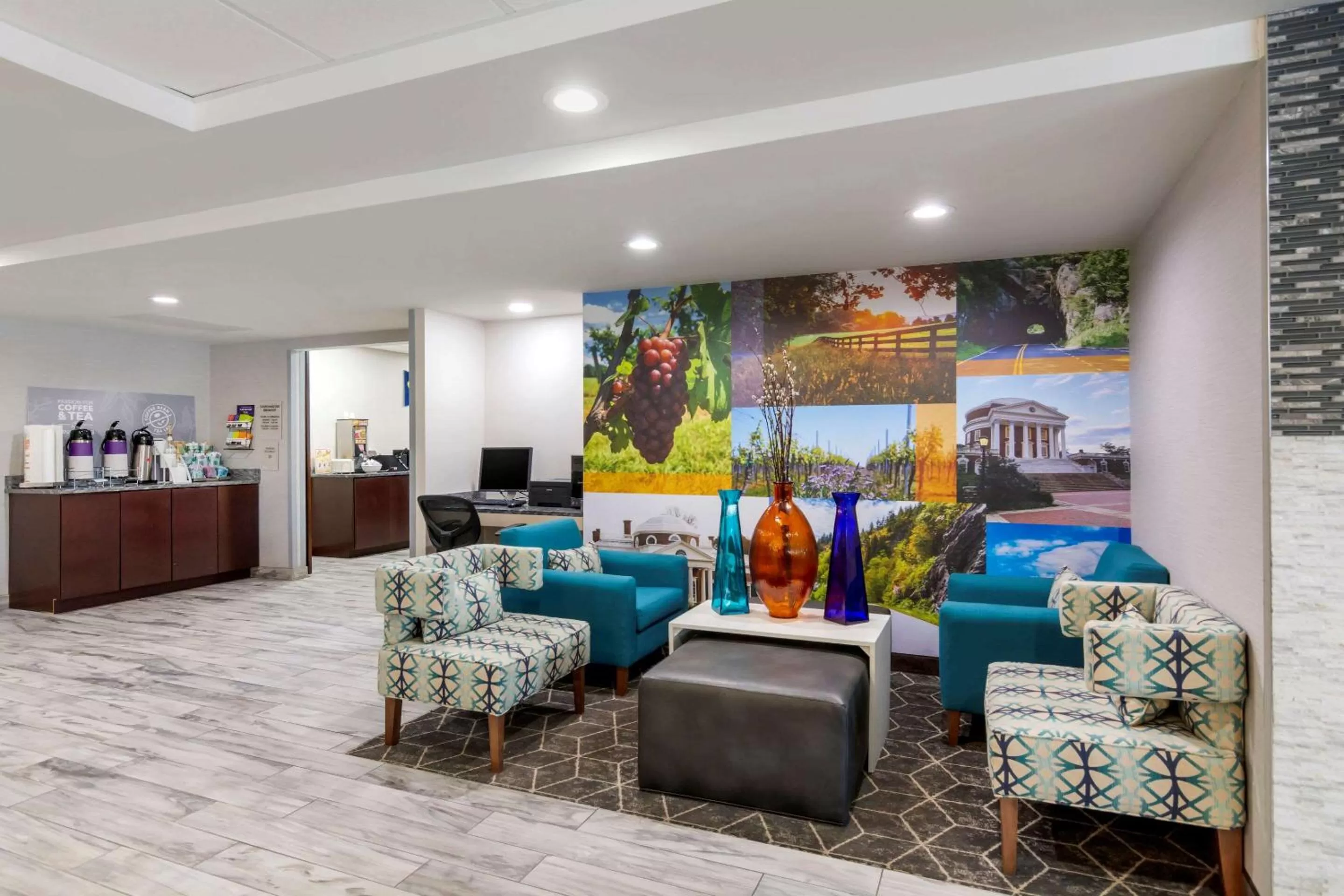 Lobby or reception in Clarion Pointe Charlottesville
