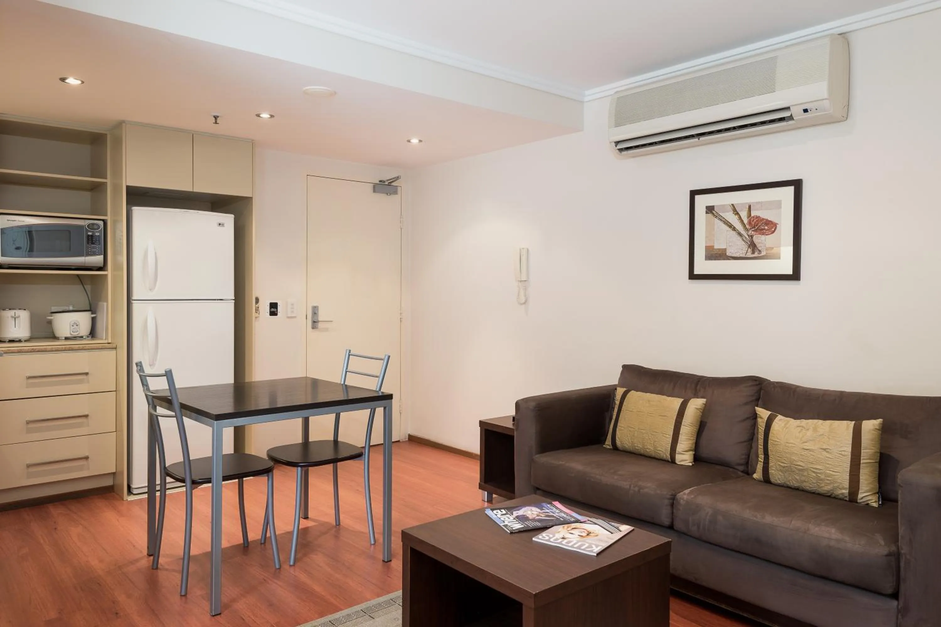 Living room in Quest River Park Central