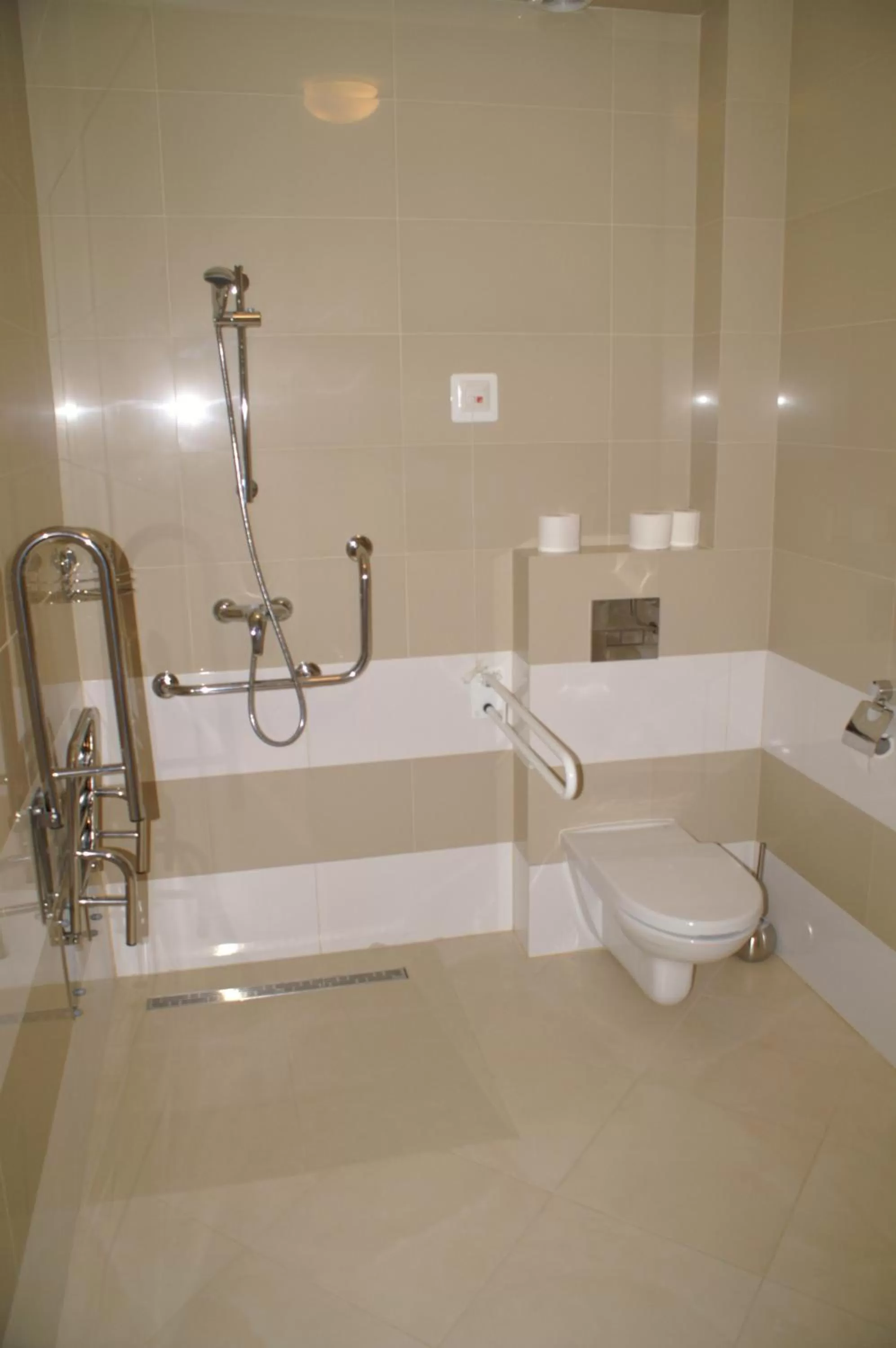 Shower in Hotel President