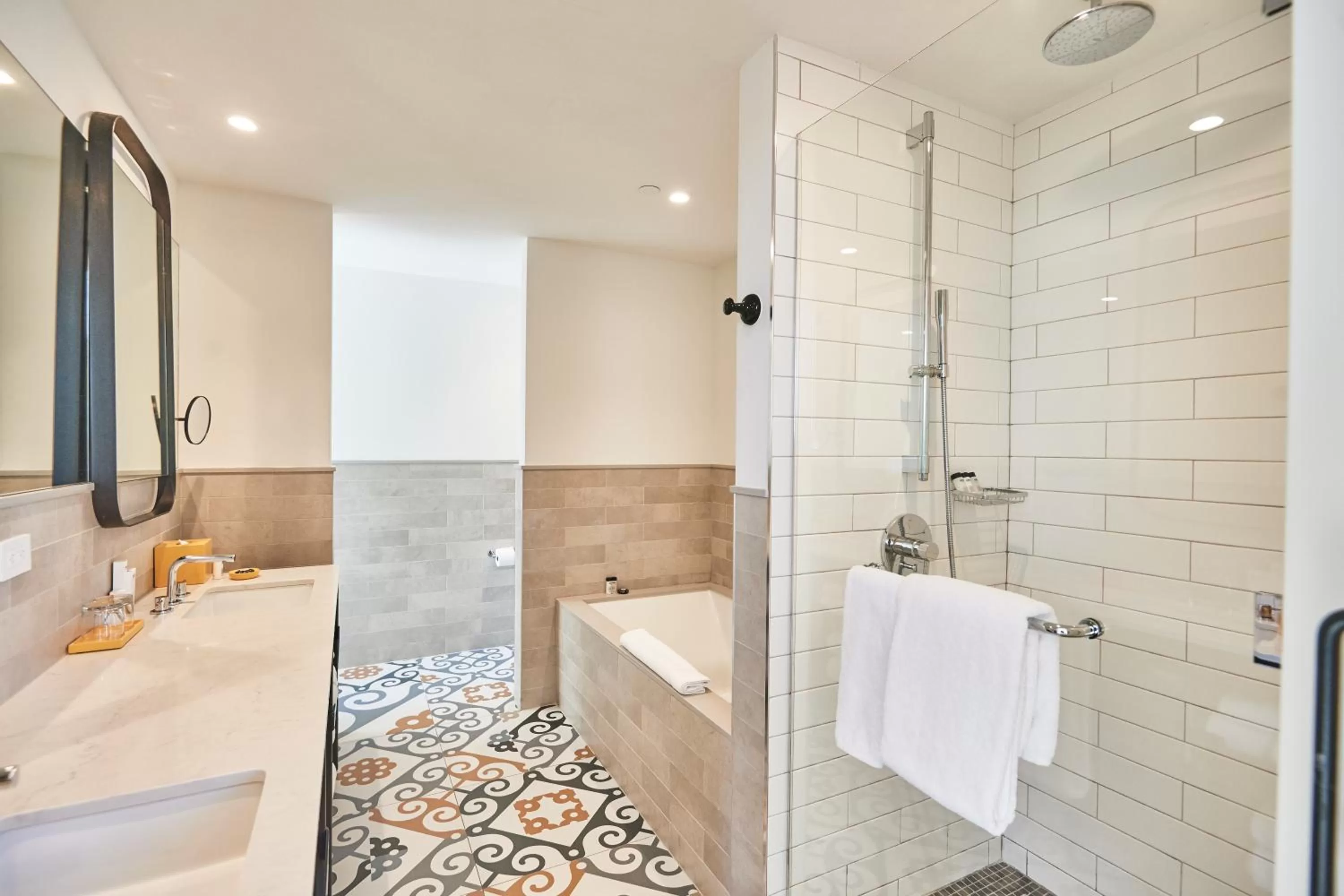 Photo of the whole room in Hotel Indigo Lower East Side New York by IHG