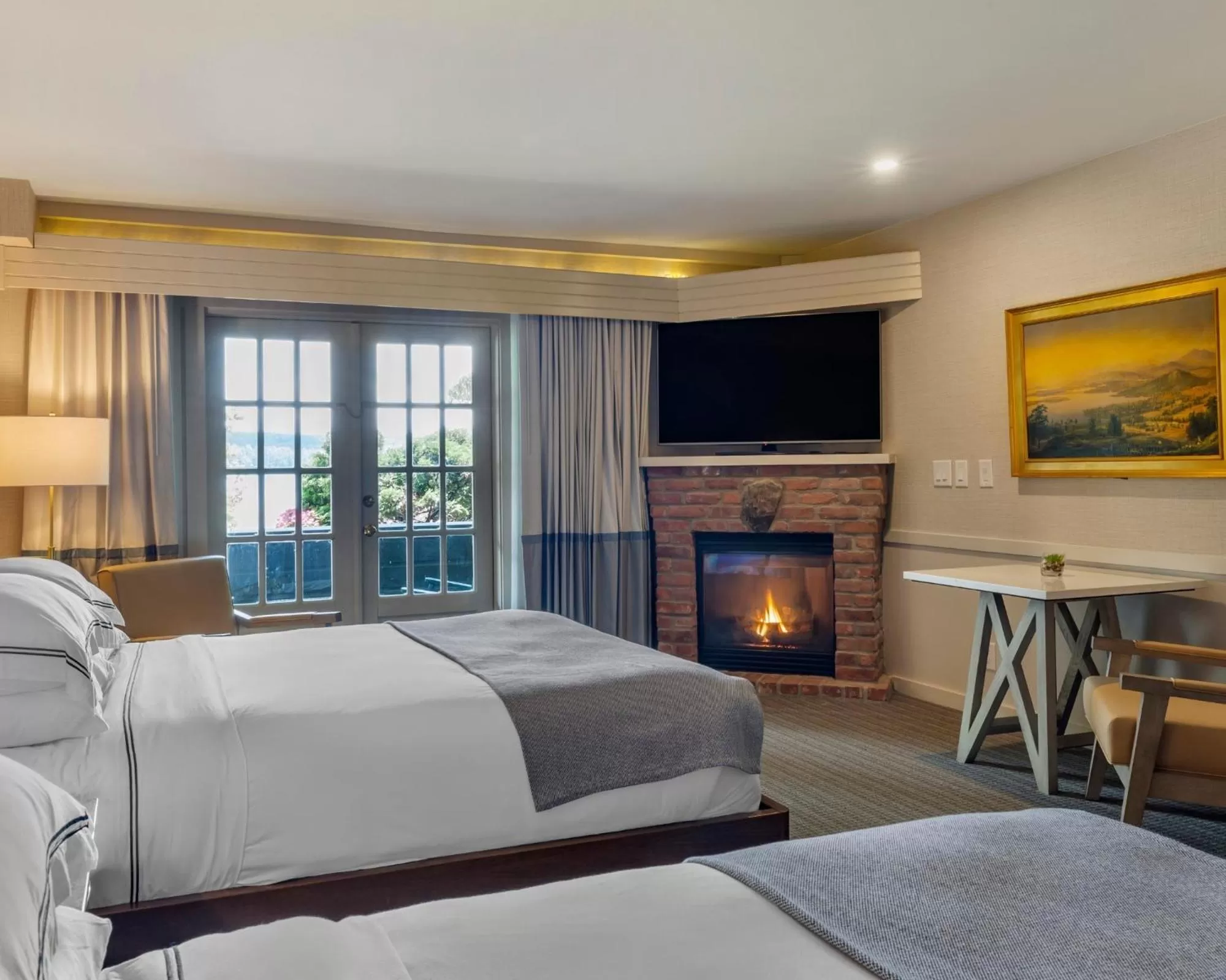 Bedroom, Bed in Mill Falls Resort Collection at the Lake