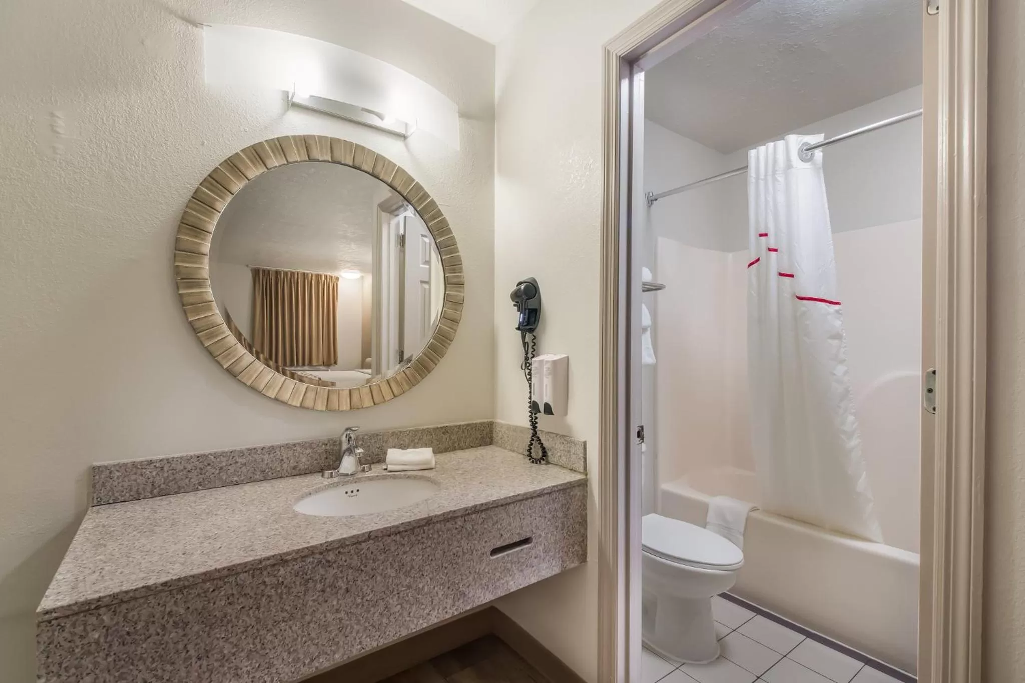 Bathroom in Red Roof Inn Crossville