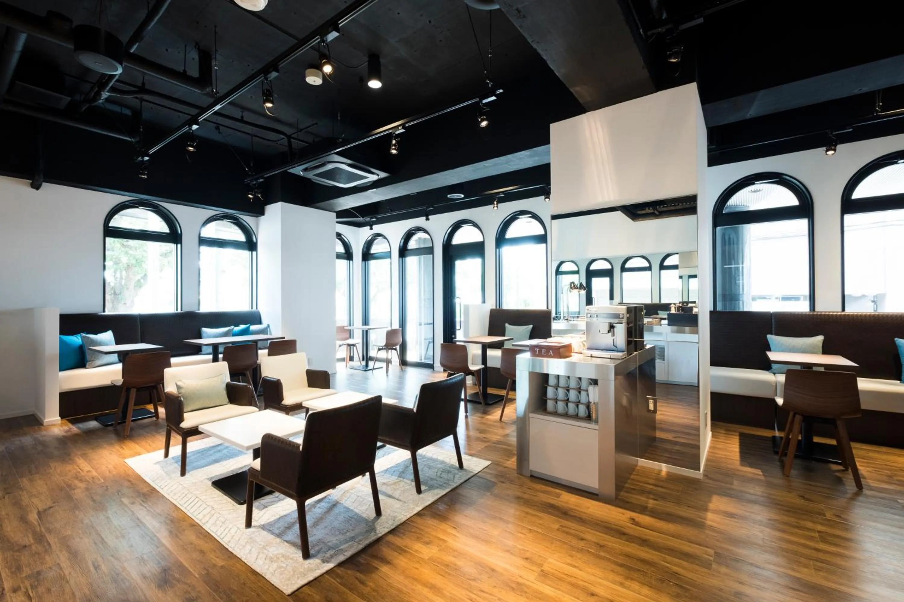 Communal lounge/ TV room in EN HOTEL Fujisawa