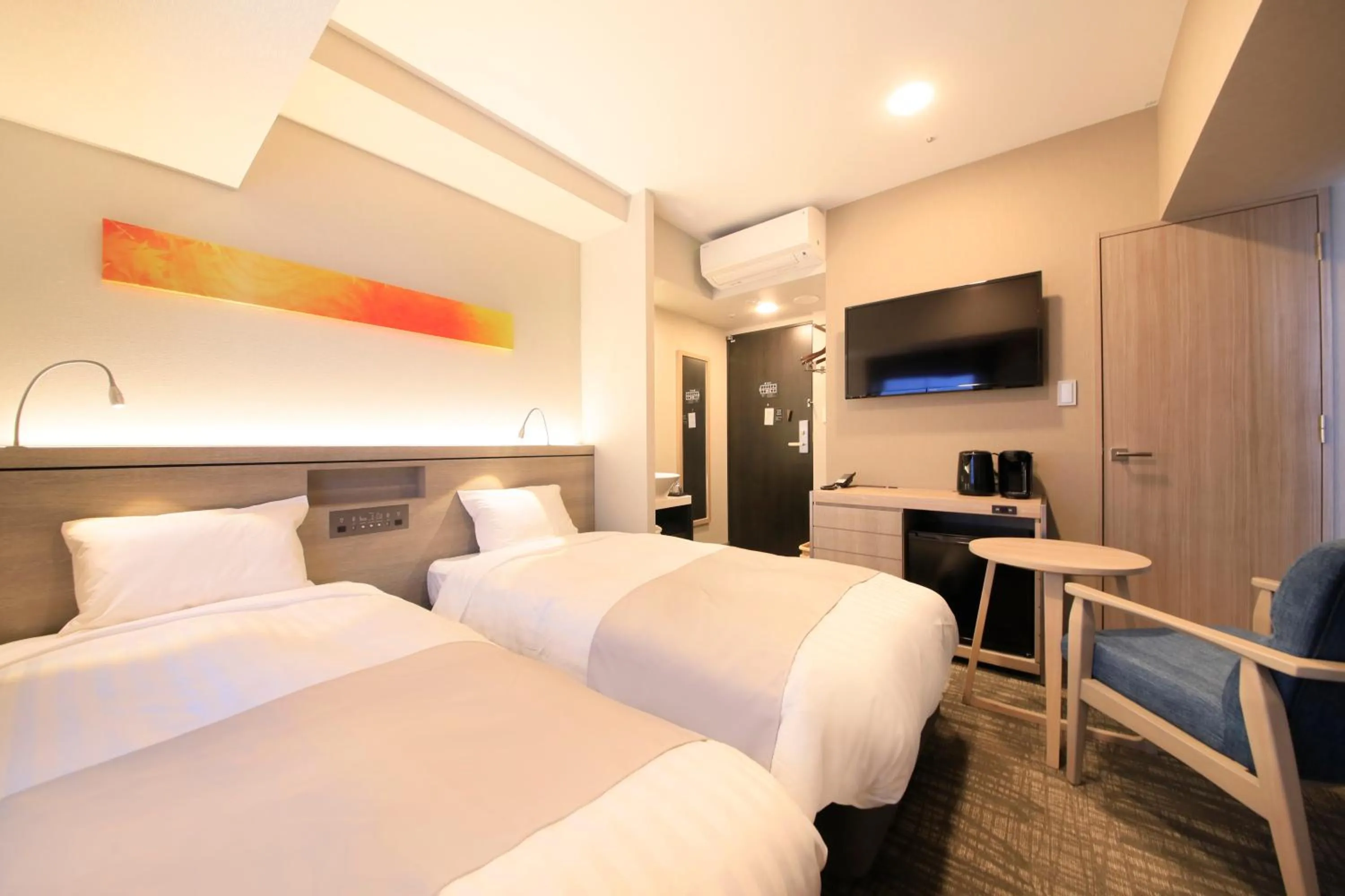 Photo of the whole room, Bed in S-peria Inn Osaka Hommachi