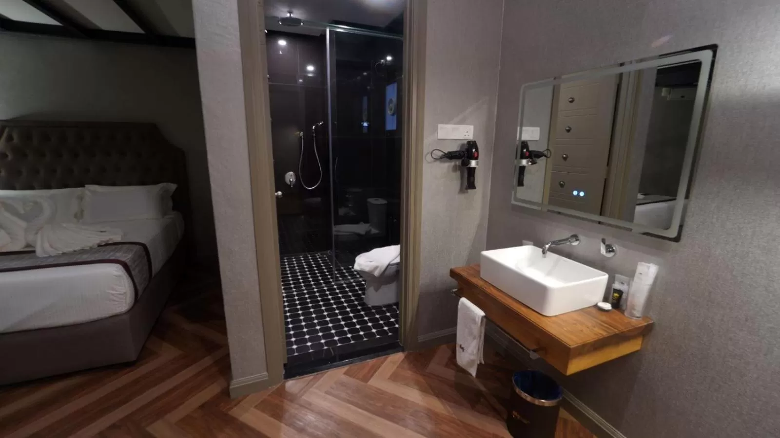 Bathroom in 1969 Business Suites @ Ipoh Garden