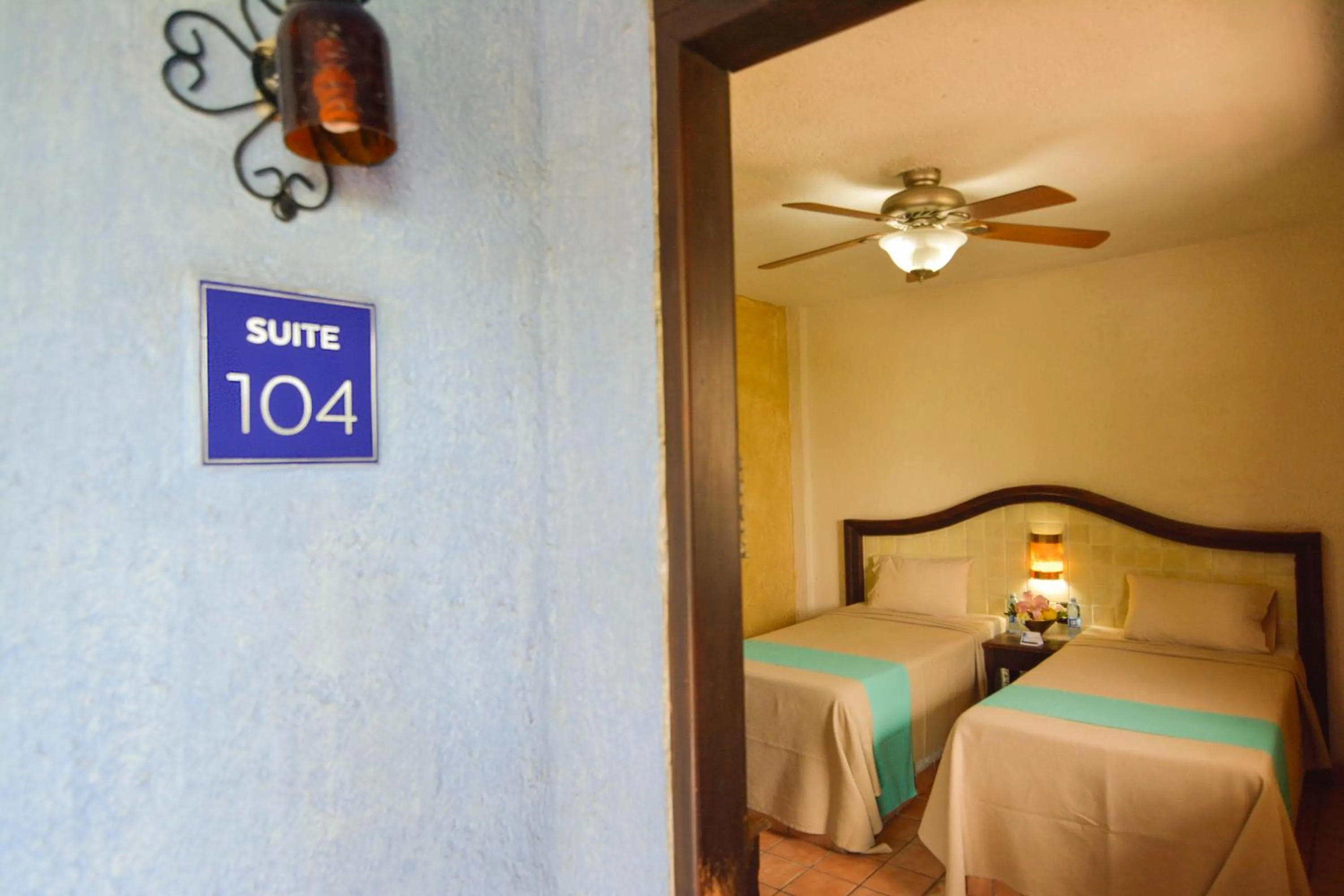 Bedroom, Bed in Hotel Coral Cuernavaca