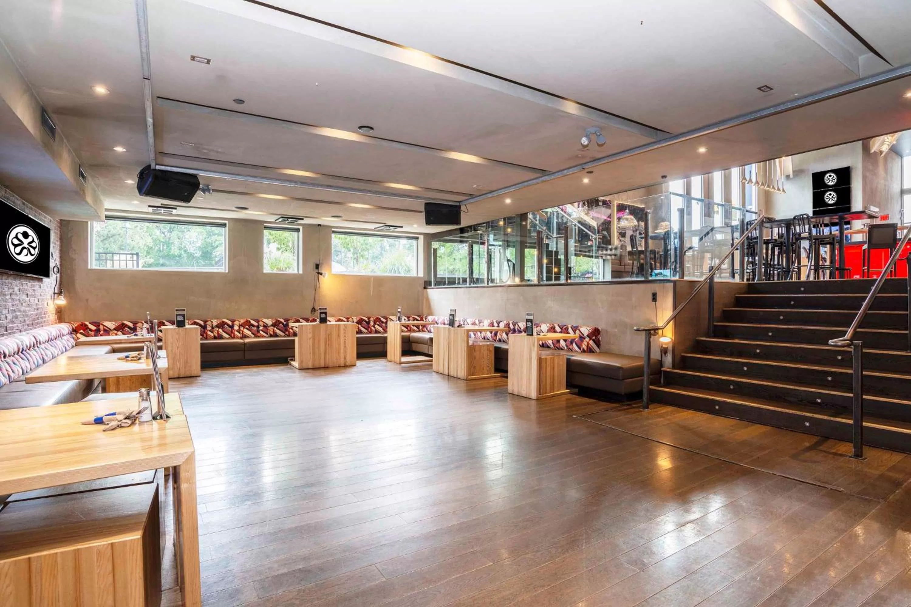 Lounge or bar in Sandman Signature Kamloops Hotel