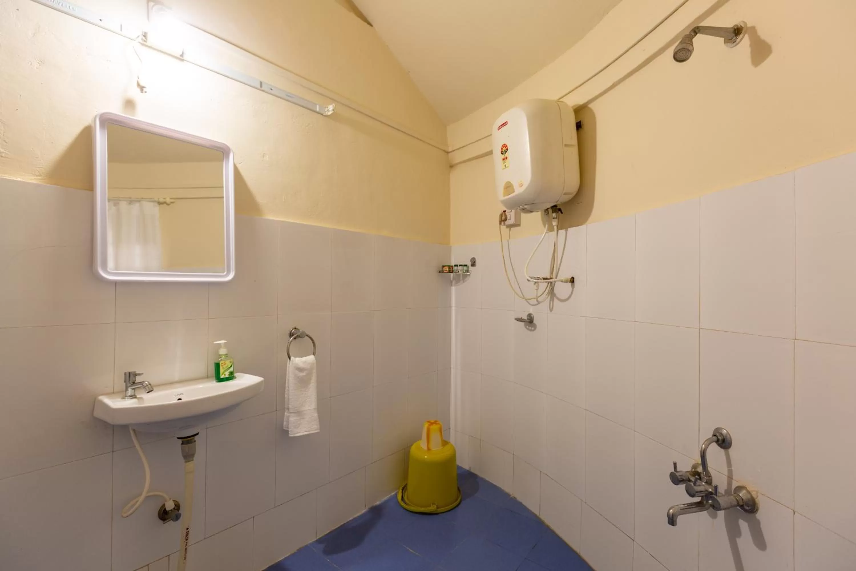 KSTDC Hotel Mayura Krishna Almatti