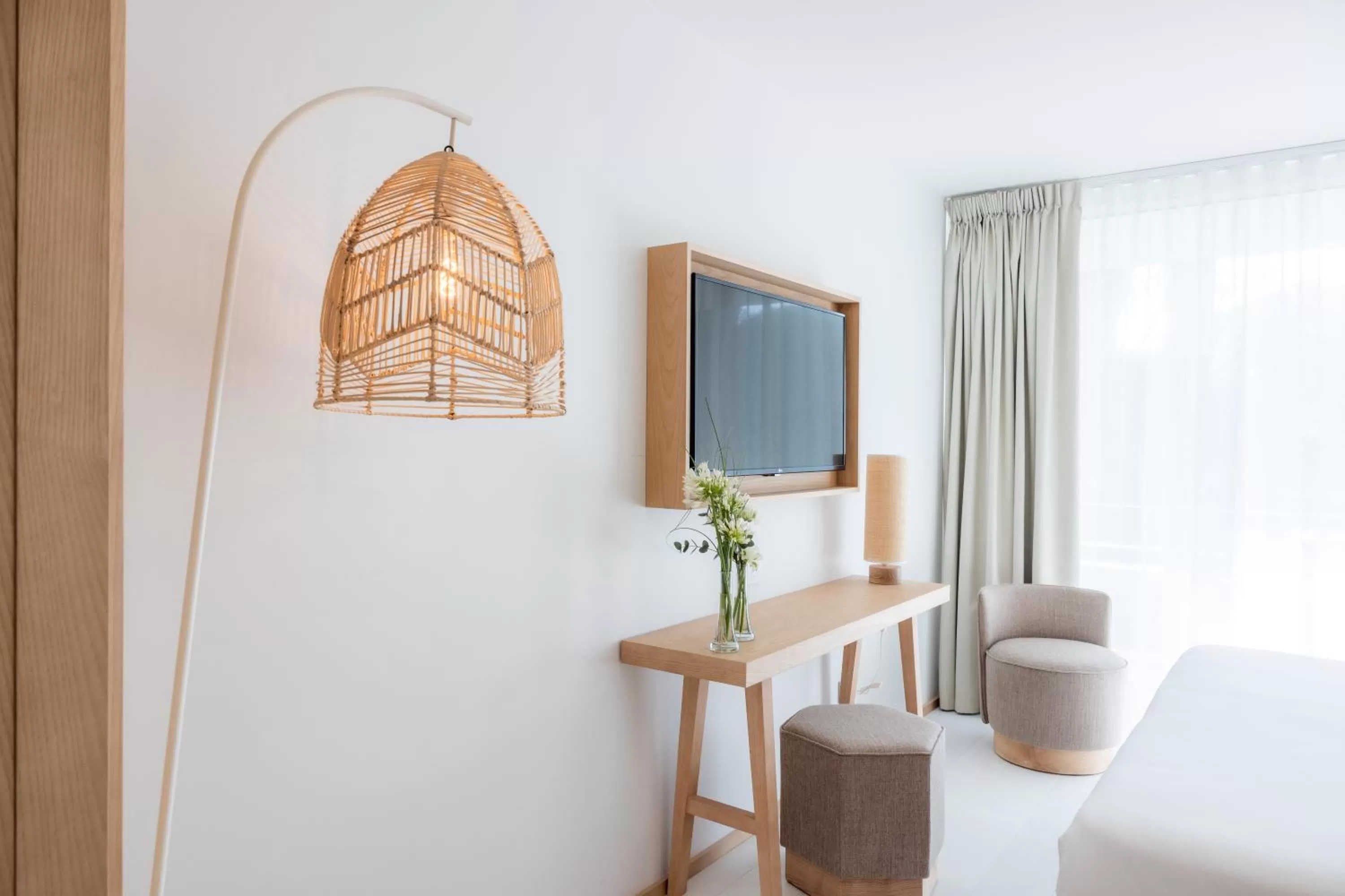 TV and multimedia in Hôtel Ibaïa