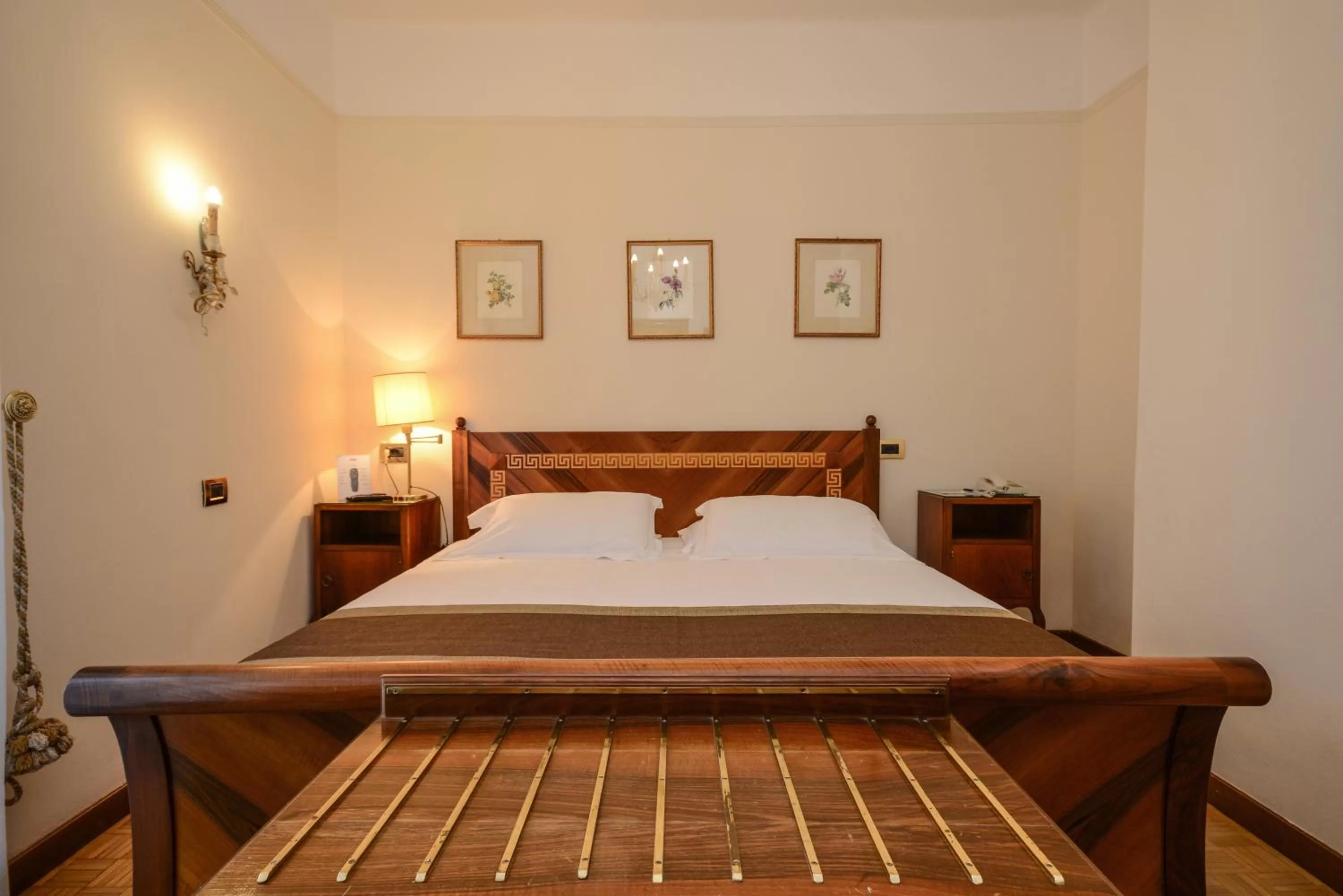 Bed in Hotel Vittoria