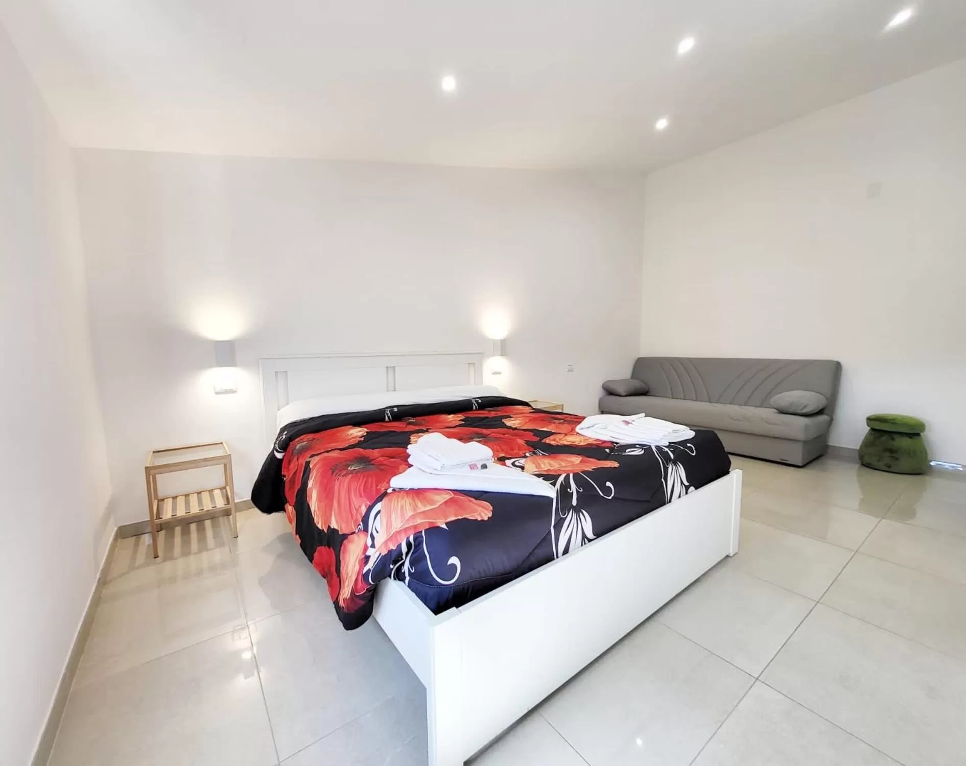 Photo of the whole room, Bed in D ANNUNZIO house