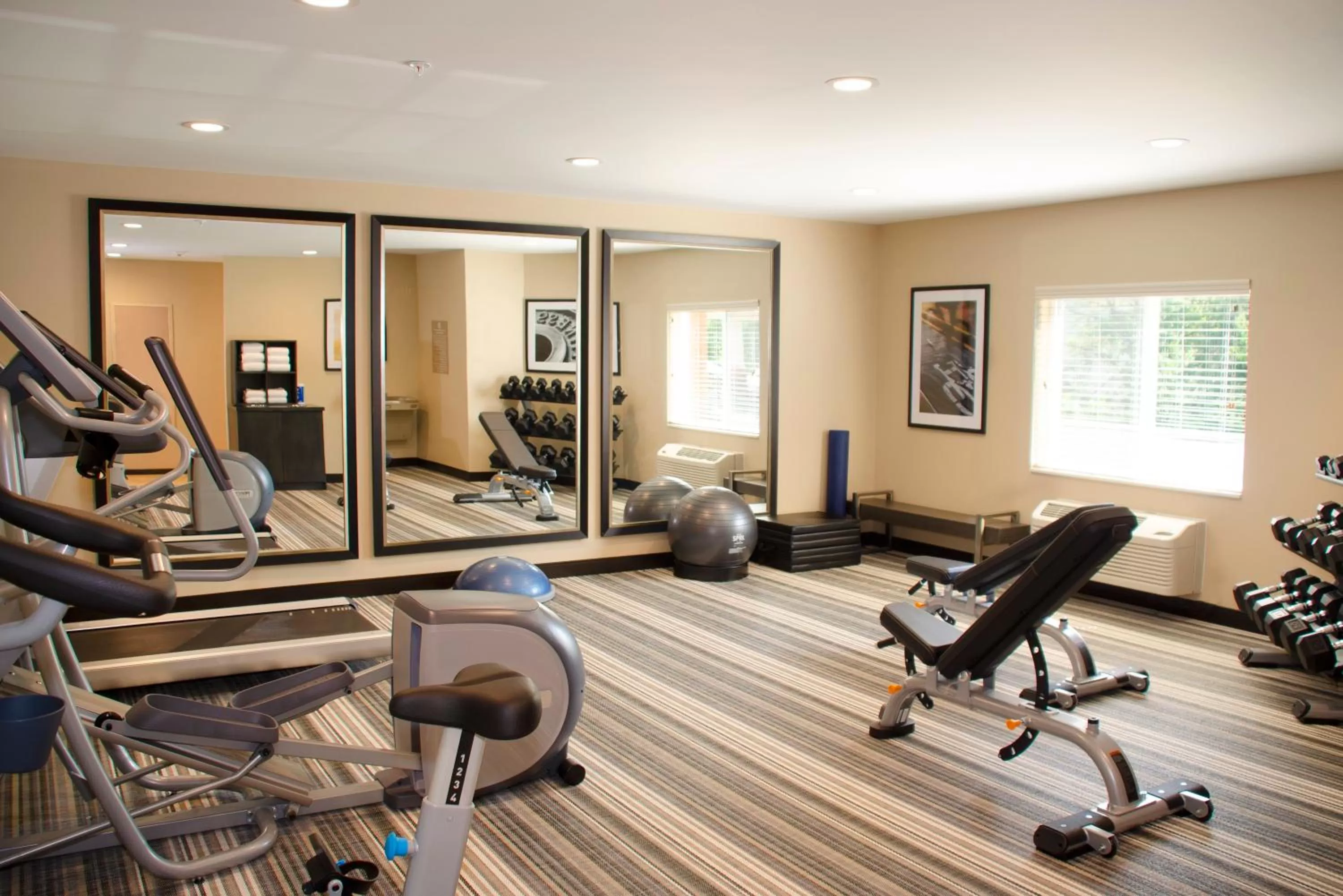 Fitness centre/facilities in Candlewood Suites - Lancaster West by IHG