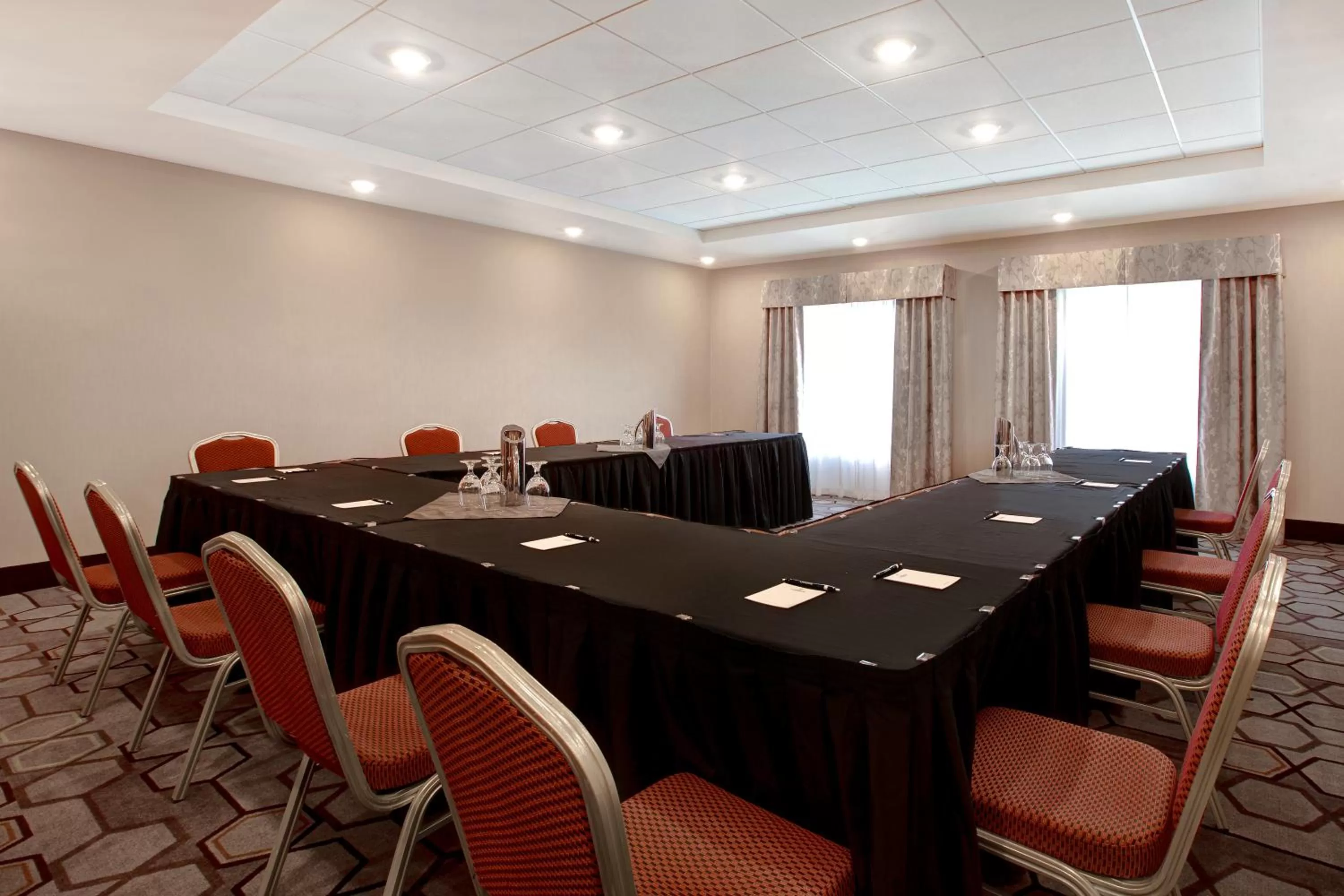 Ramada by Wyndham St Paul AB