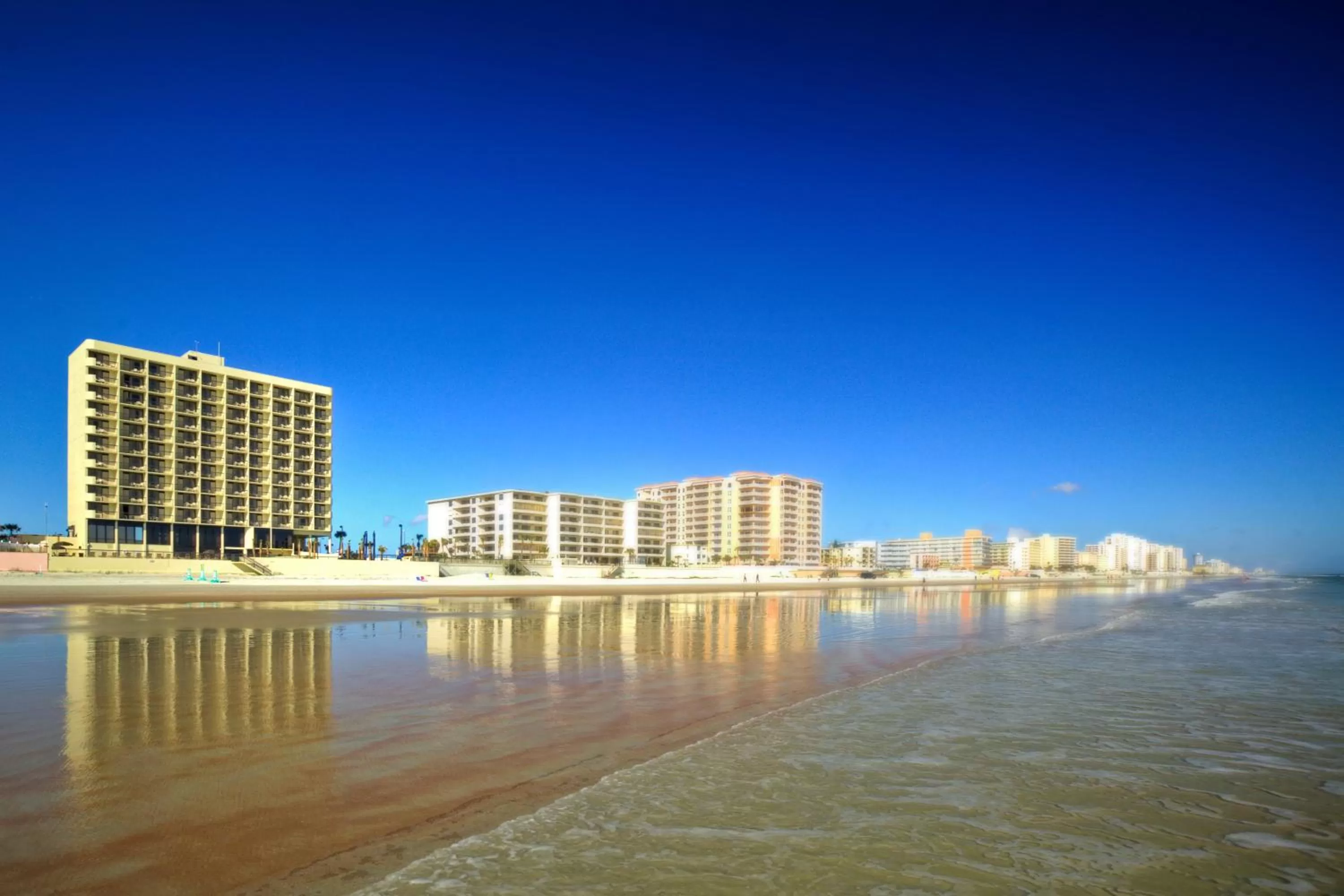 Property building in Holiday Inn Express & Suites Oceanfront Daytona Beach Shores by IHG