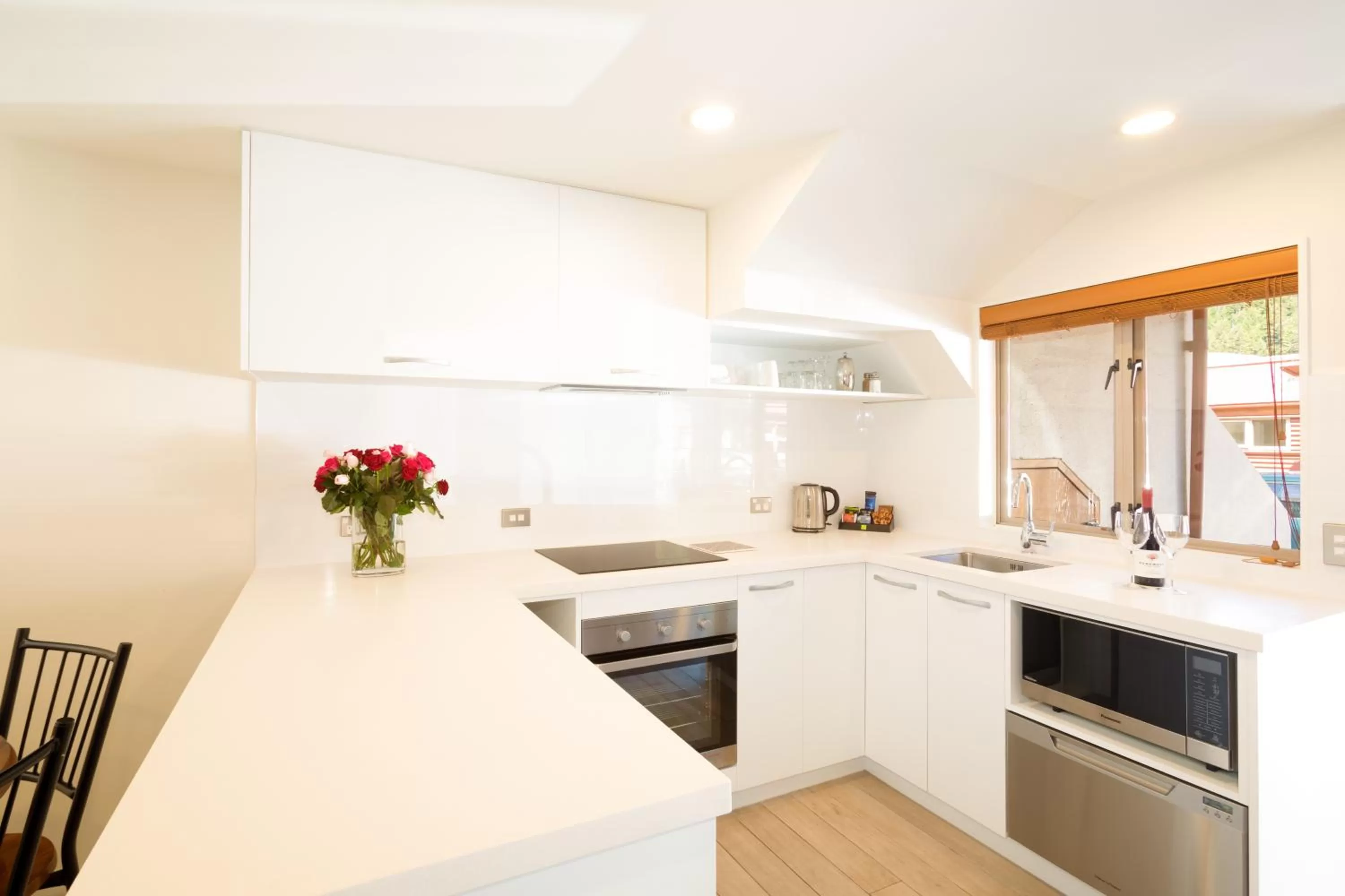Kitchen or kitchenette in Cranbury Court Apartments
