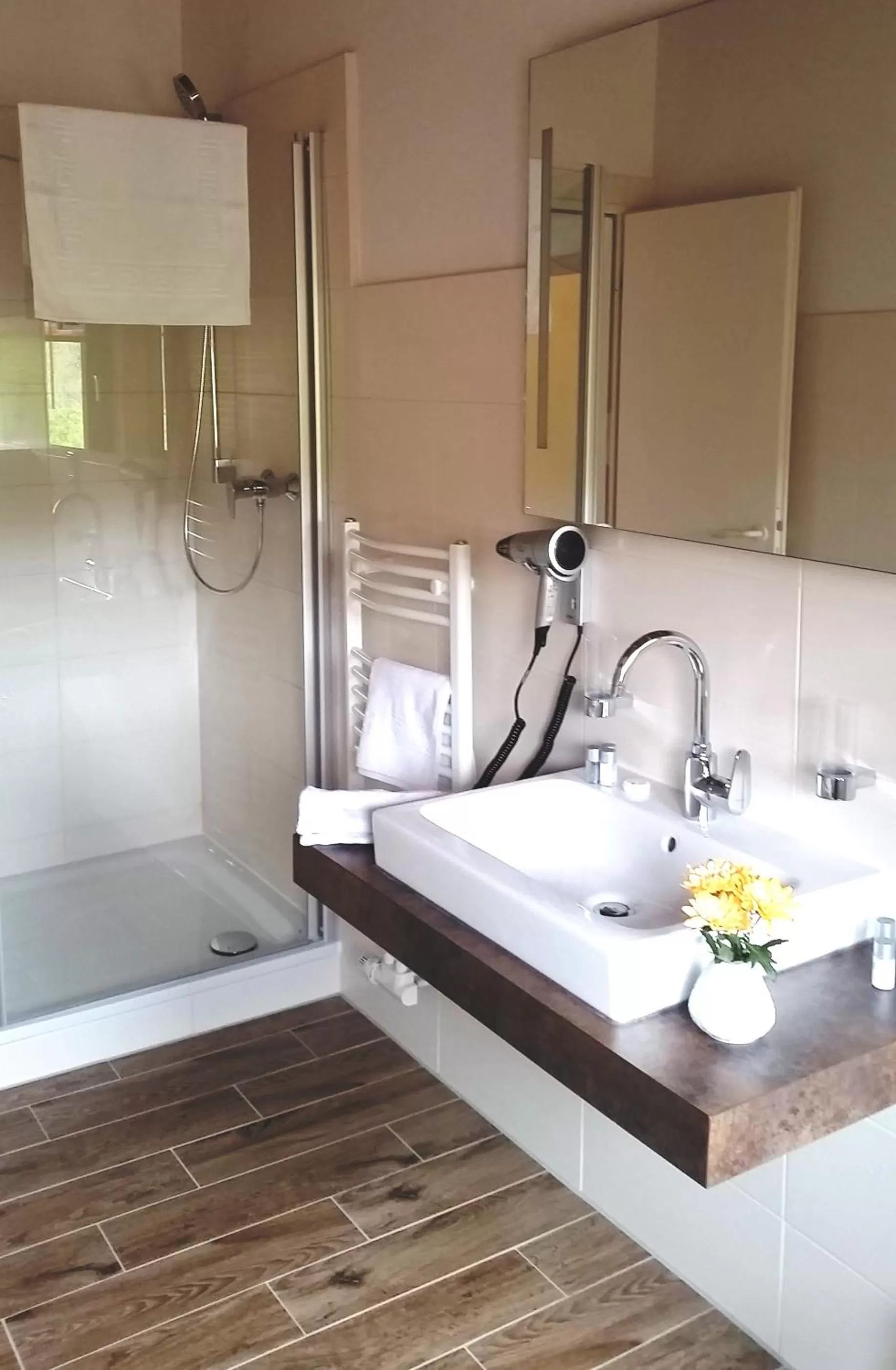 Bathroom in Neue Mühle Kleines Landhotel