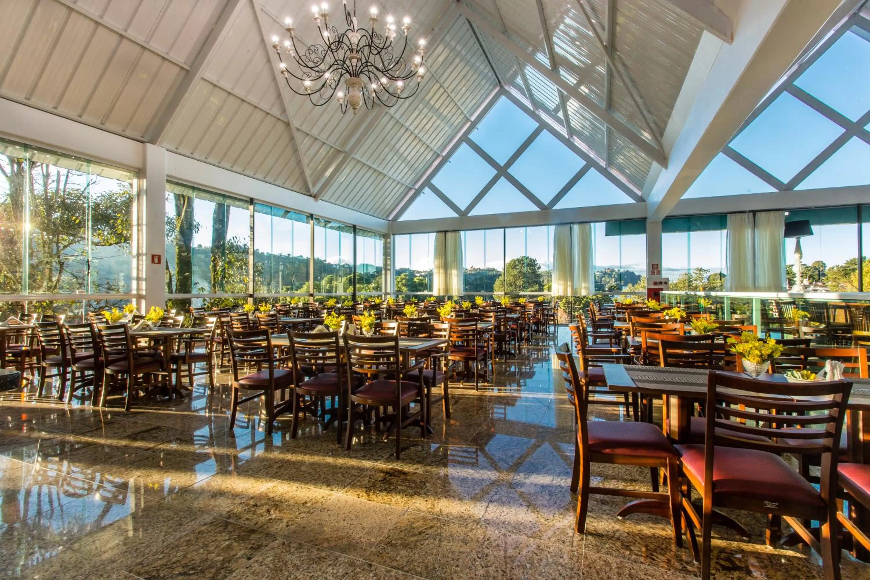 Restaurant/places to eat in Hotel Dan Inn Campos do Jordão