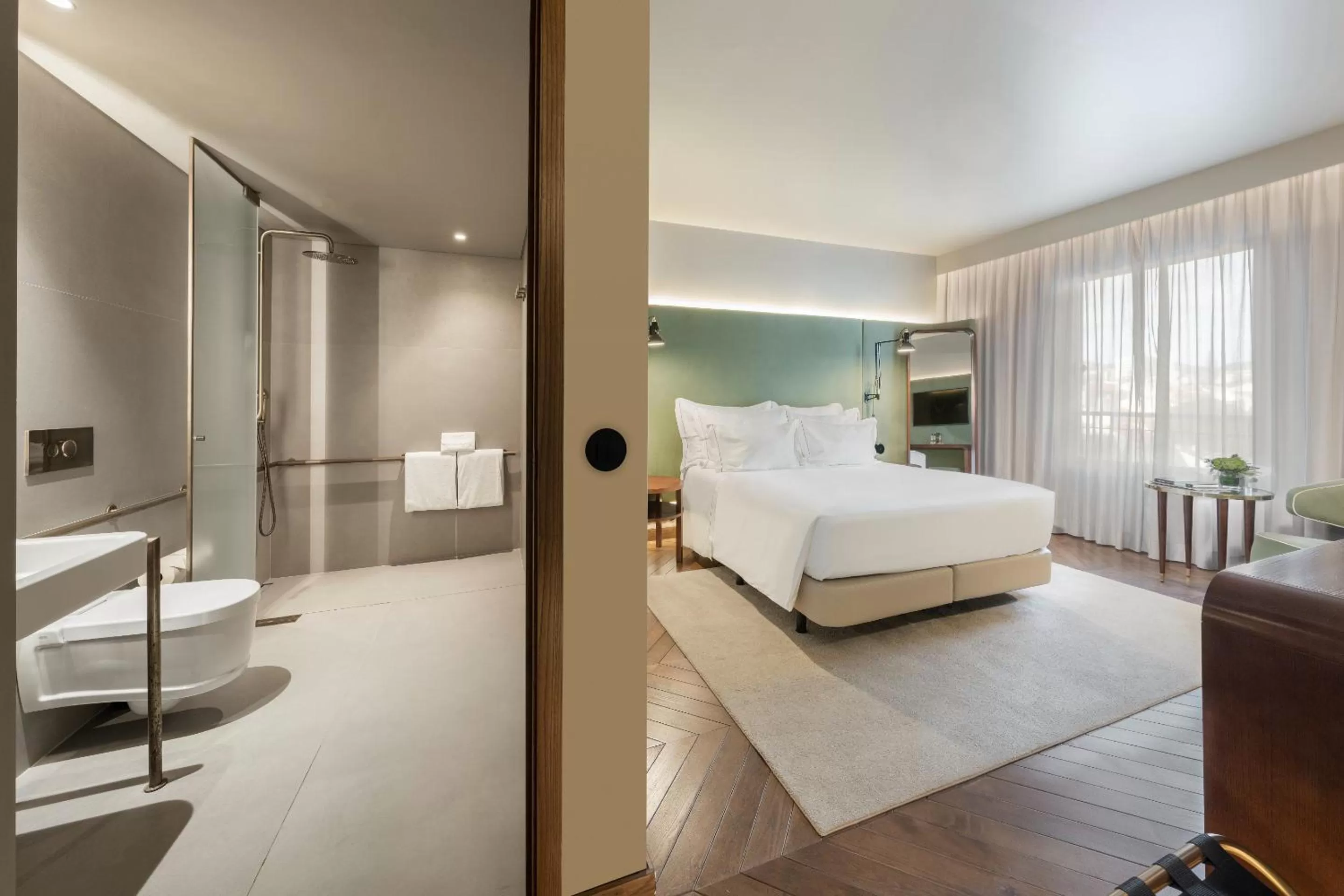 Bedroom, Bed in Grand Hotel Açores Atlântico