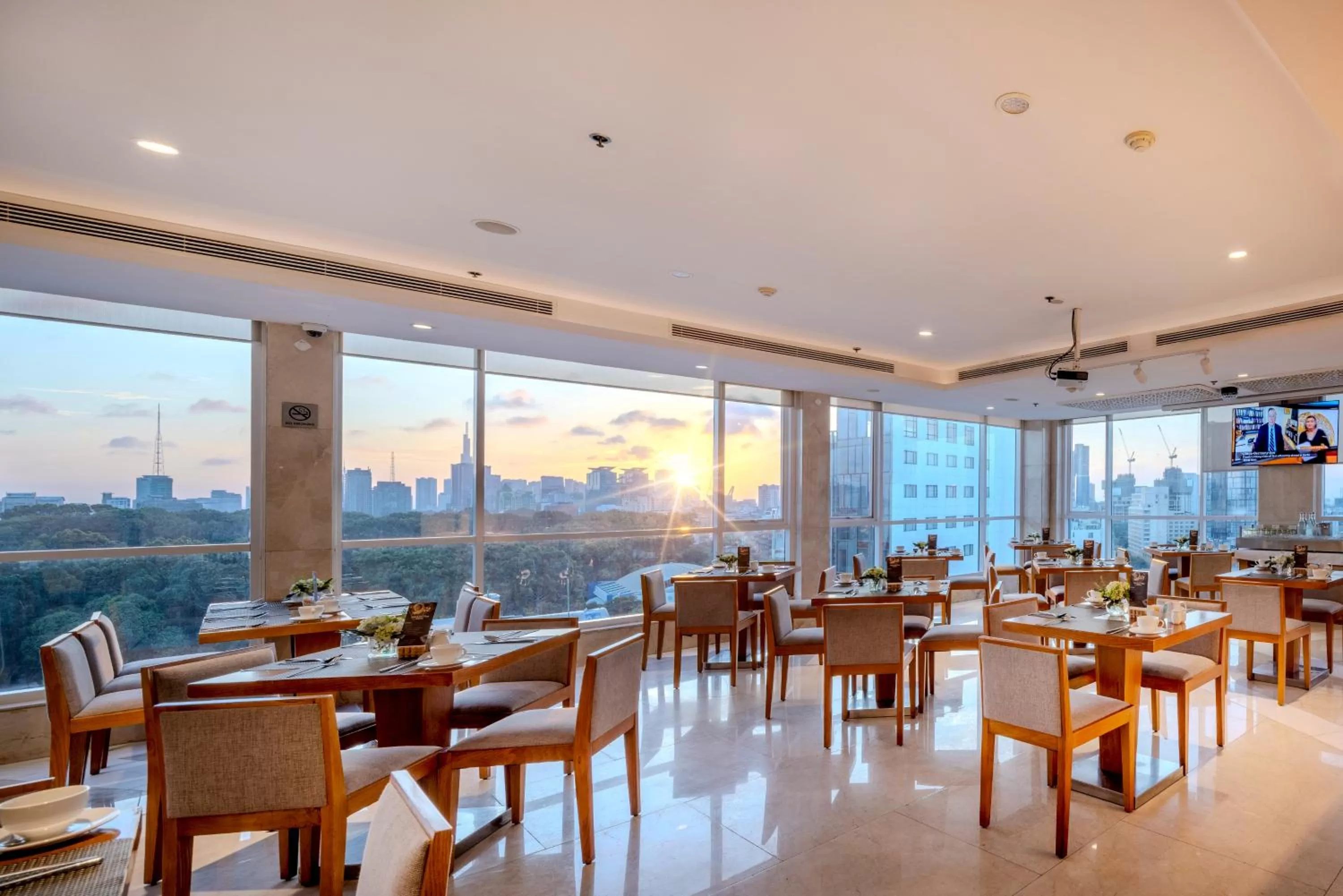 Restaurant/places to eat in Harmony Saigon Hotel & Spa