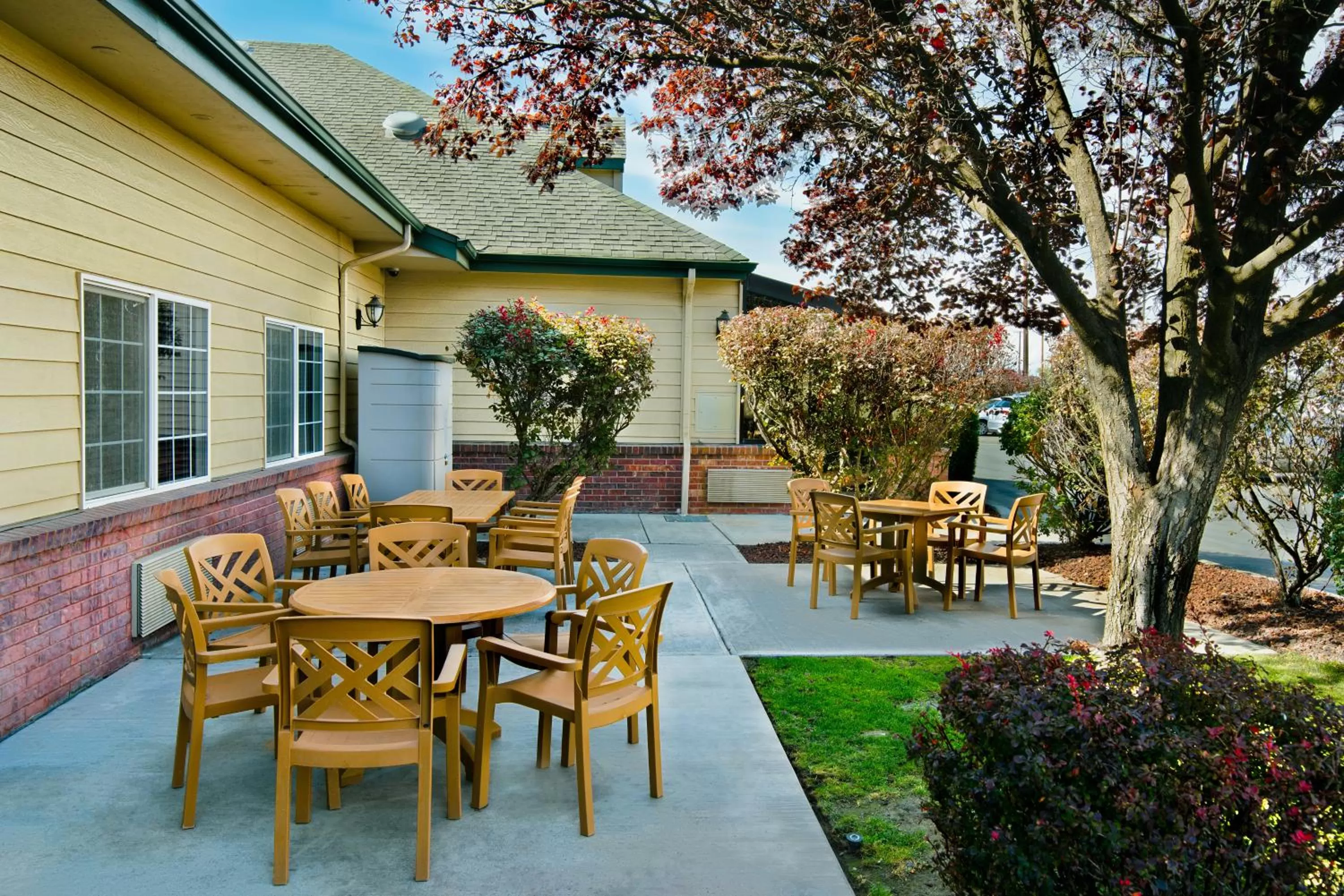 Patio in Oxford Suites Hermiston
