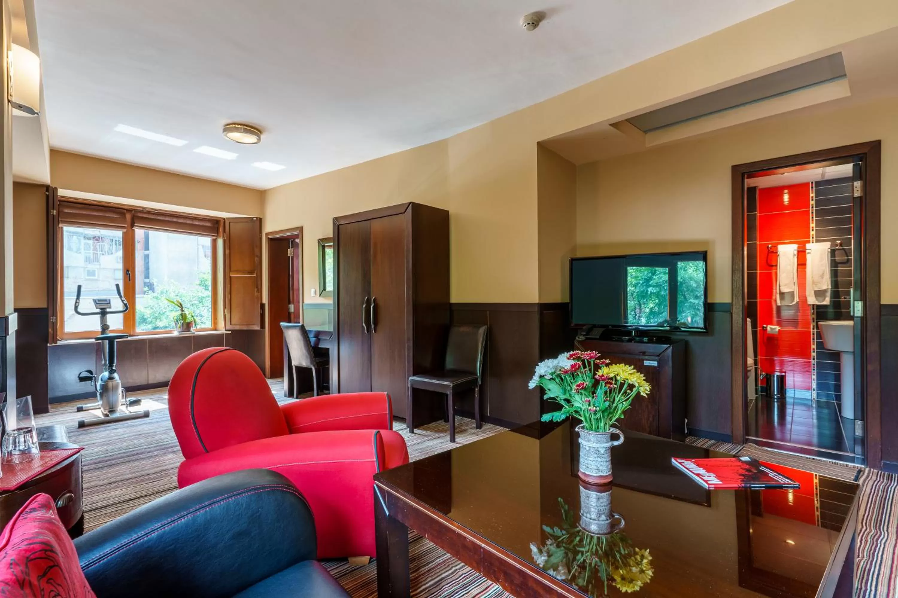 TV and multimedia in Hotel Ego - Free Parking - Top Central Location