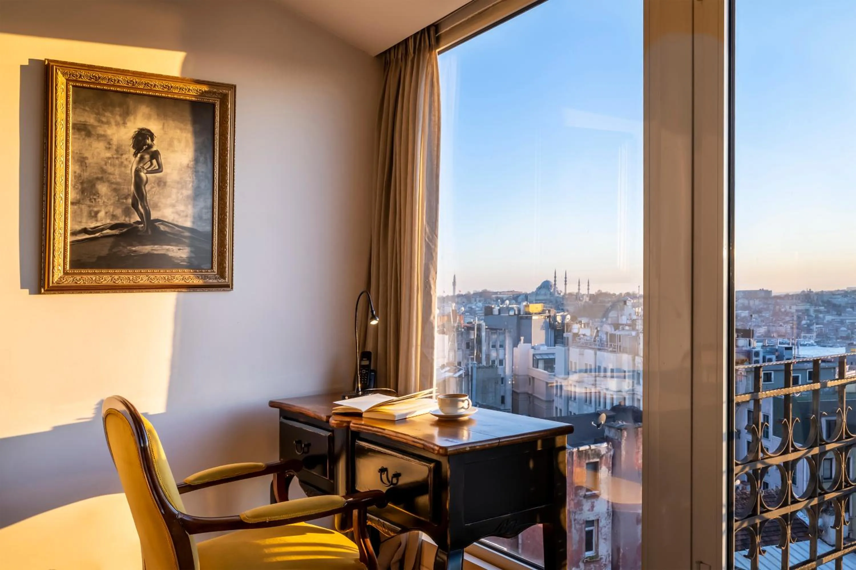 Spring in Ansen Hotel and Suites