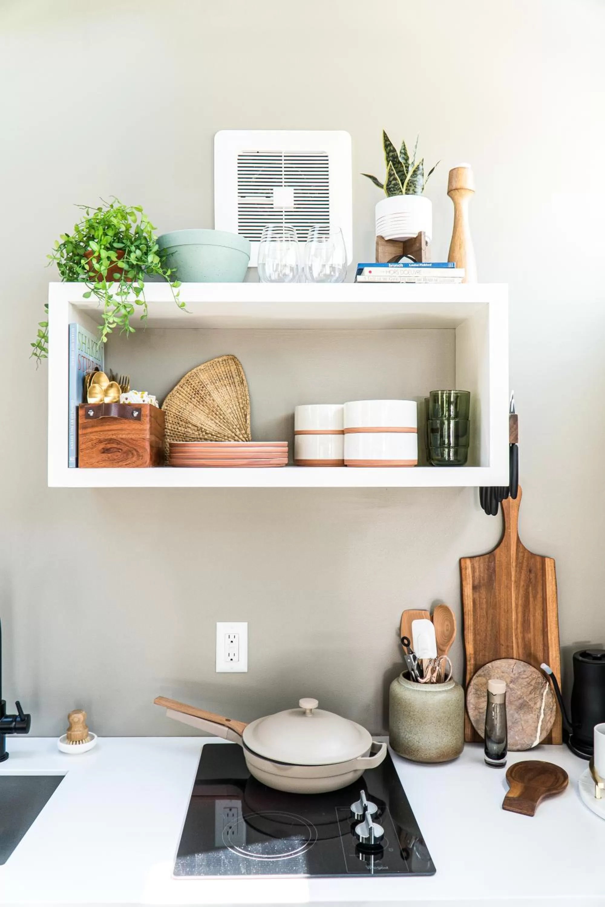 Coffee/tea facilities in Ironwood Grove, Tiny House Hotel