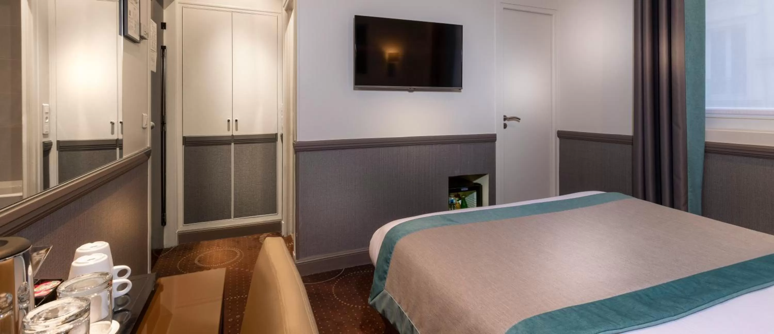 Bed in Elysées Ceramic