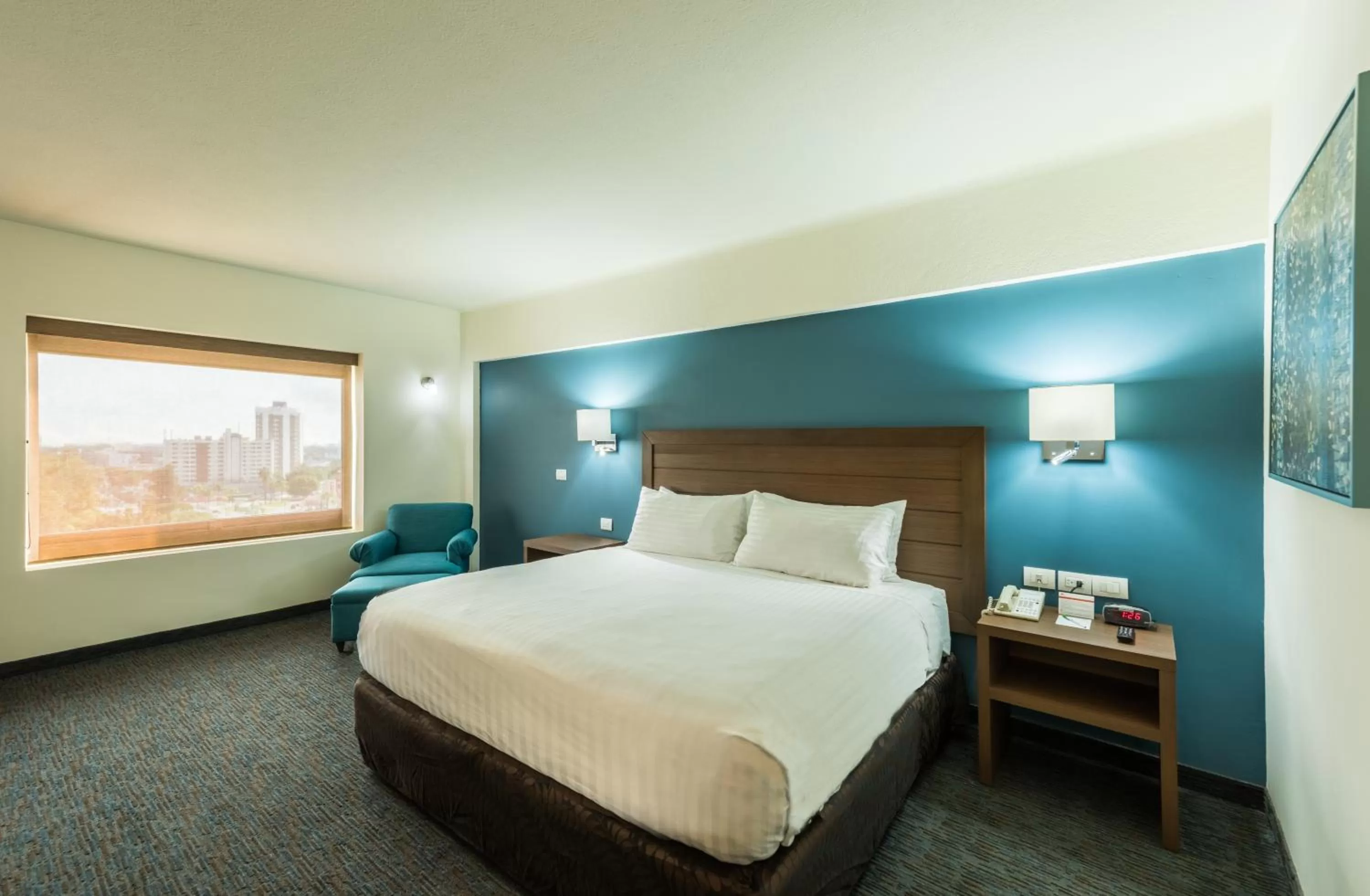 Bedroom, Bed in Holiday Inn Guadalajara Expo Plaza del Sol by IHG