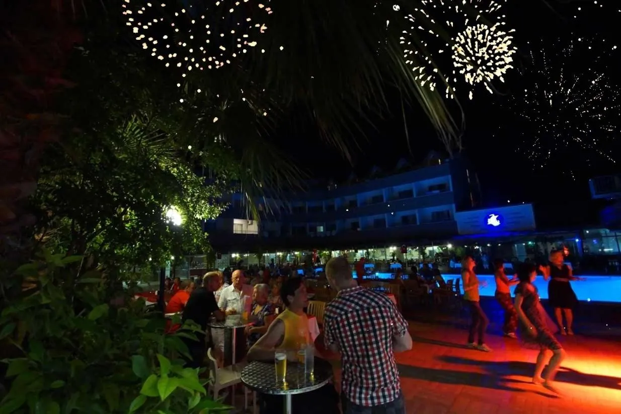 Facade/entrance, Restaurant/Places to Eat in Grand Viking Hotel