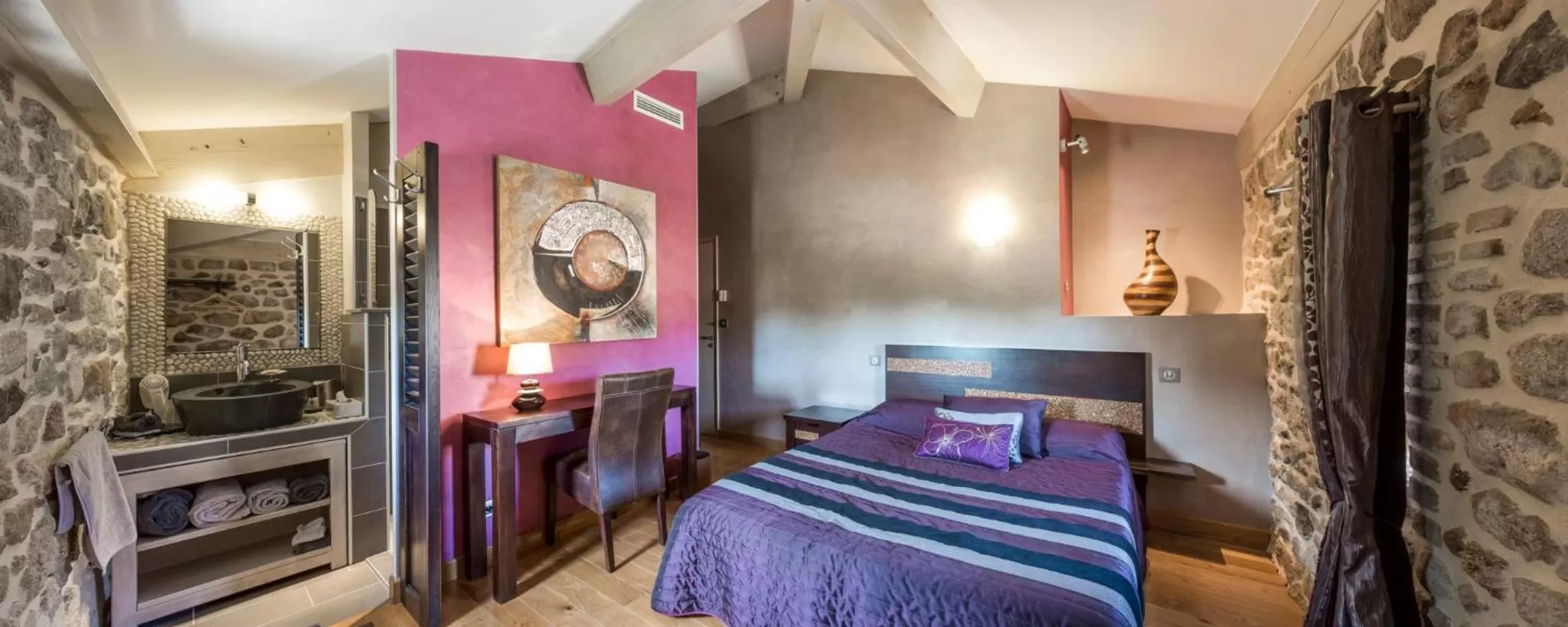 Deluxe Double Room in Le Mas de Baume