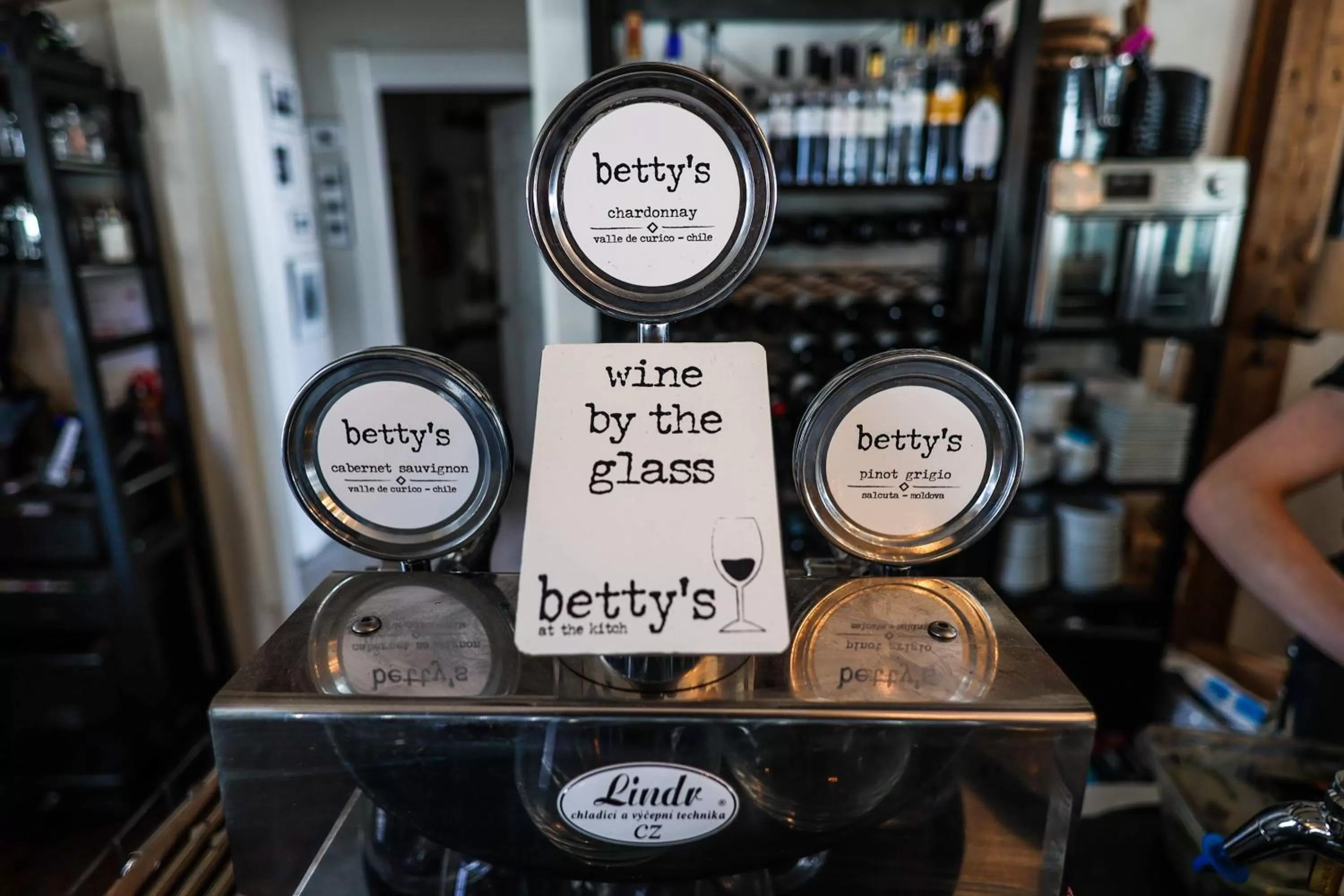 Restaurant/places to eat in The Kitch'inn - Boutique Inn and Wine Bar