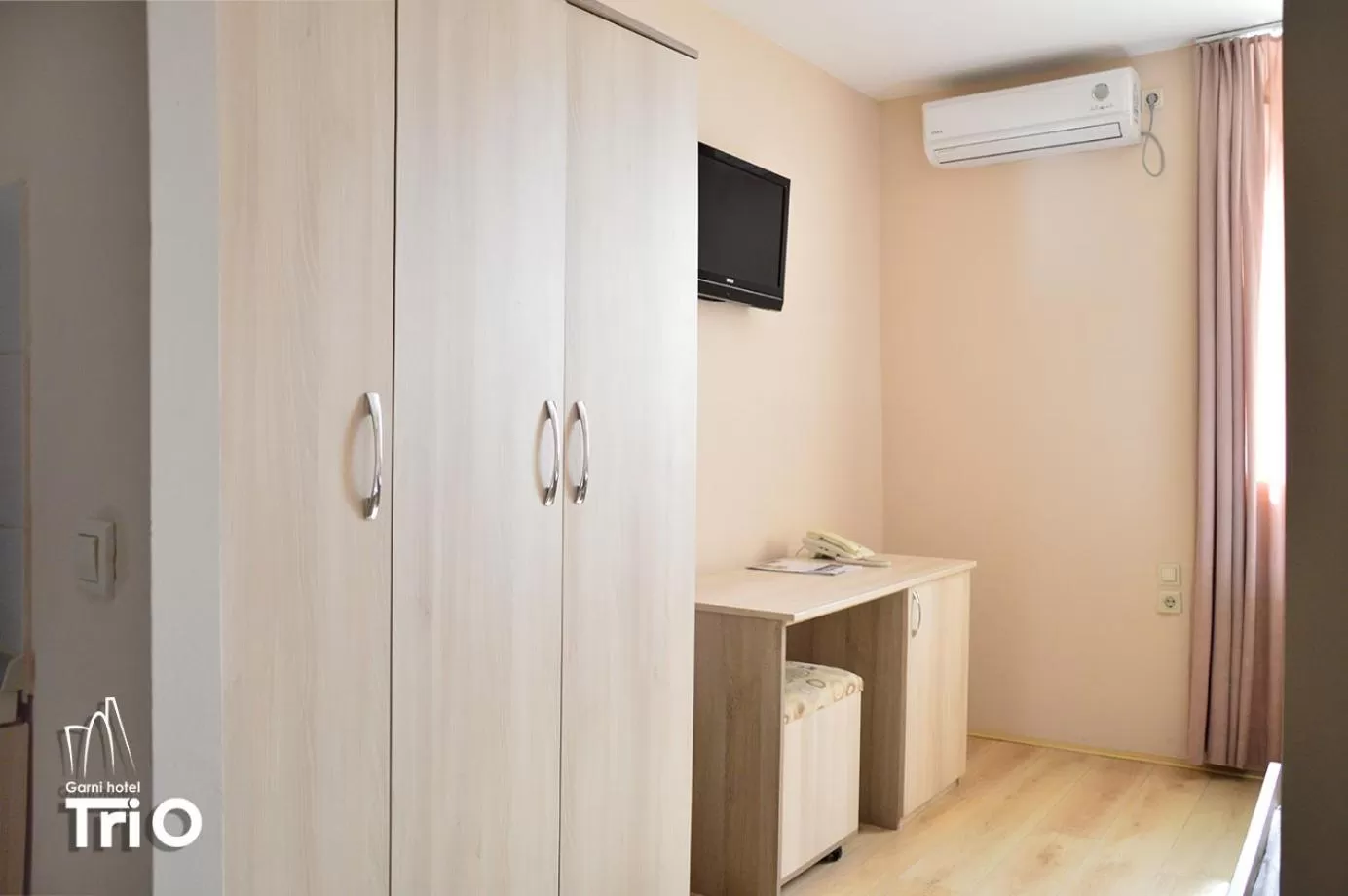 Decorative detail, TV/Entertainment Center in Garni Hotel Tri O