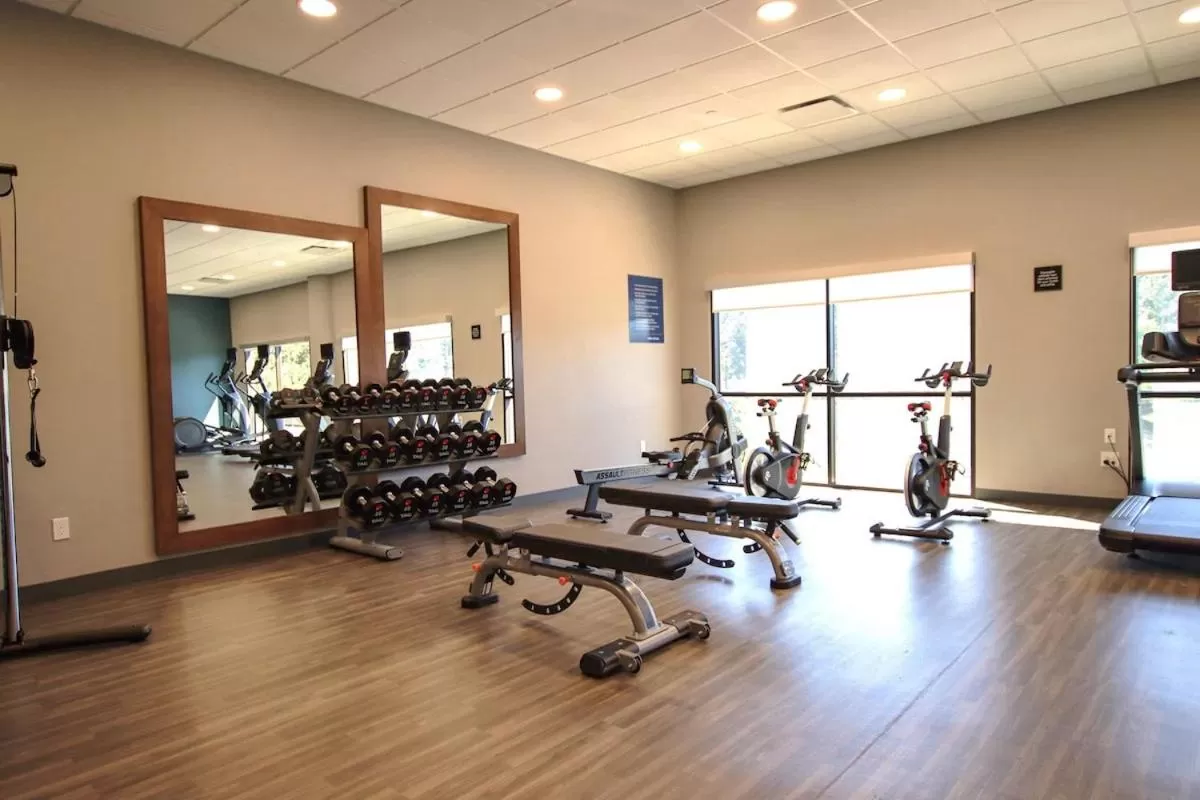Fitness centre/facilities in Hampton Inn Lead