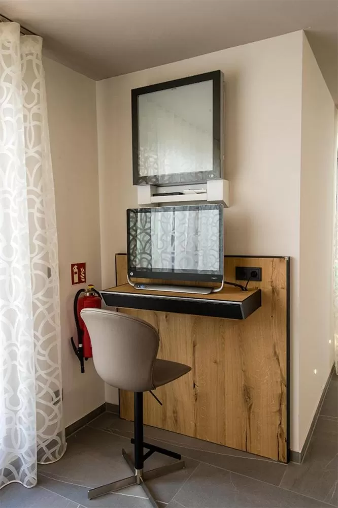 TV and multimedia in Trüffel Hotel