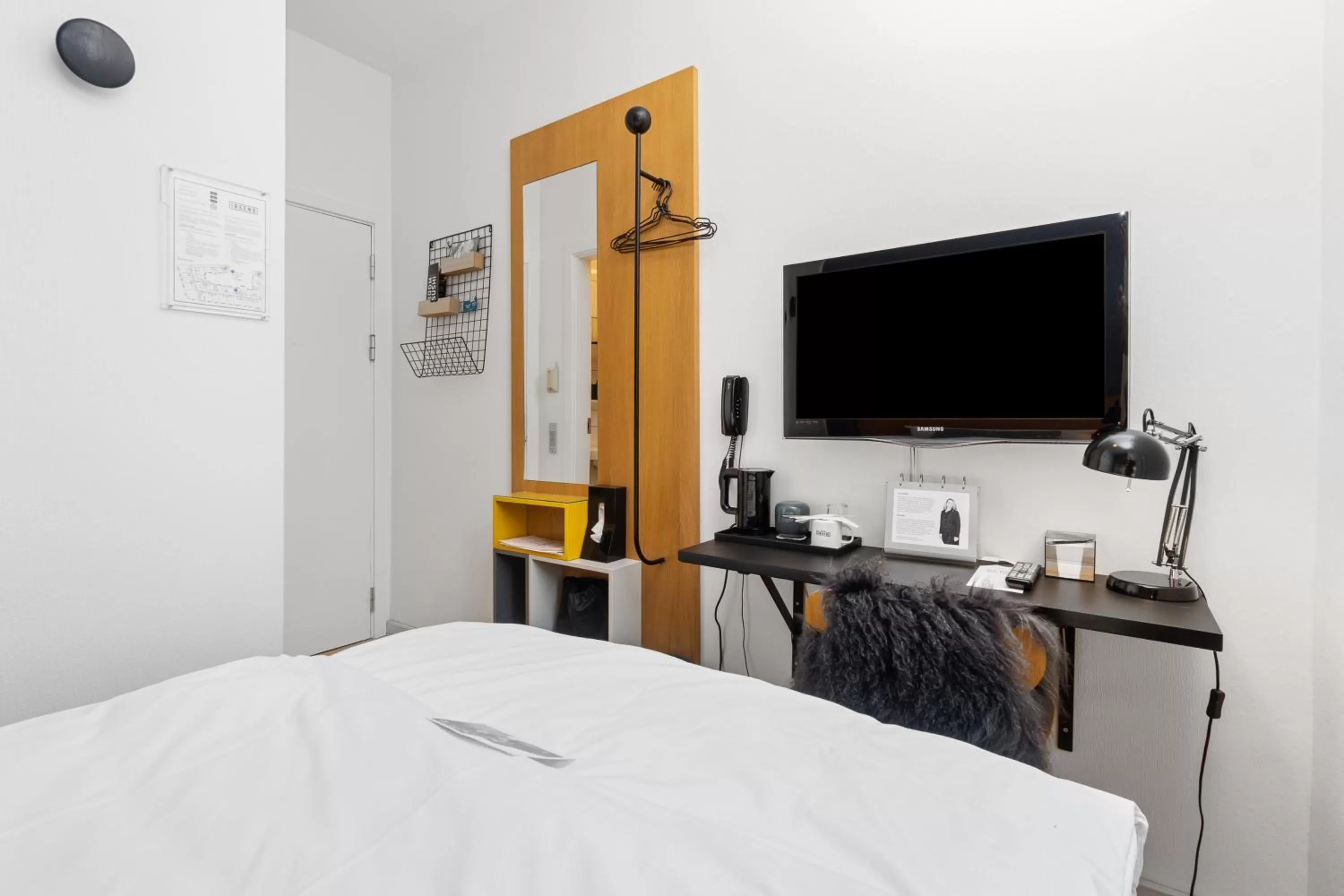 TV and multimedia, Bed in Ibsens Hotel