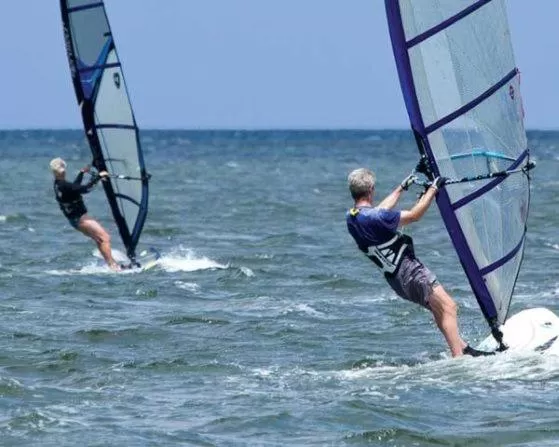 Windsurfing in Swell Motel