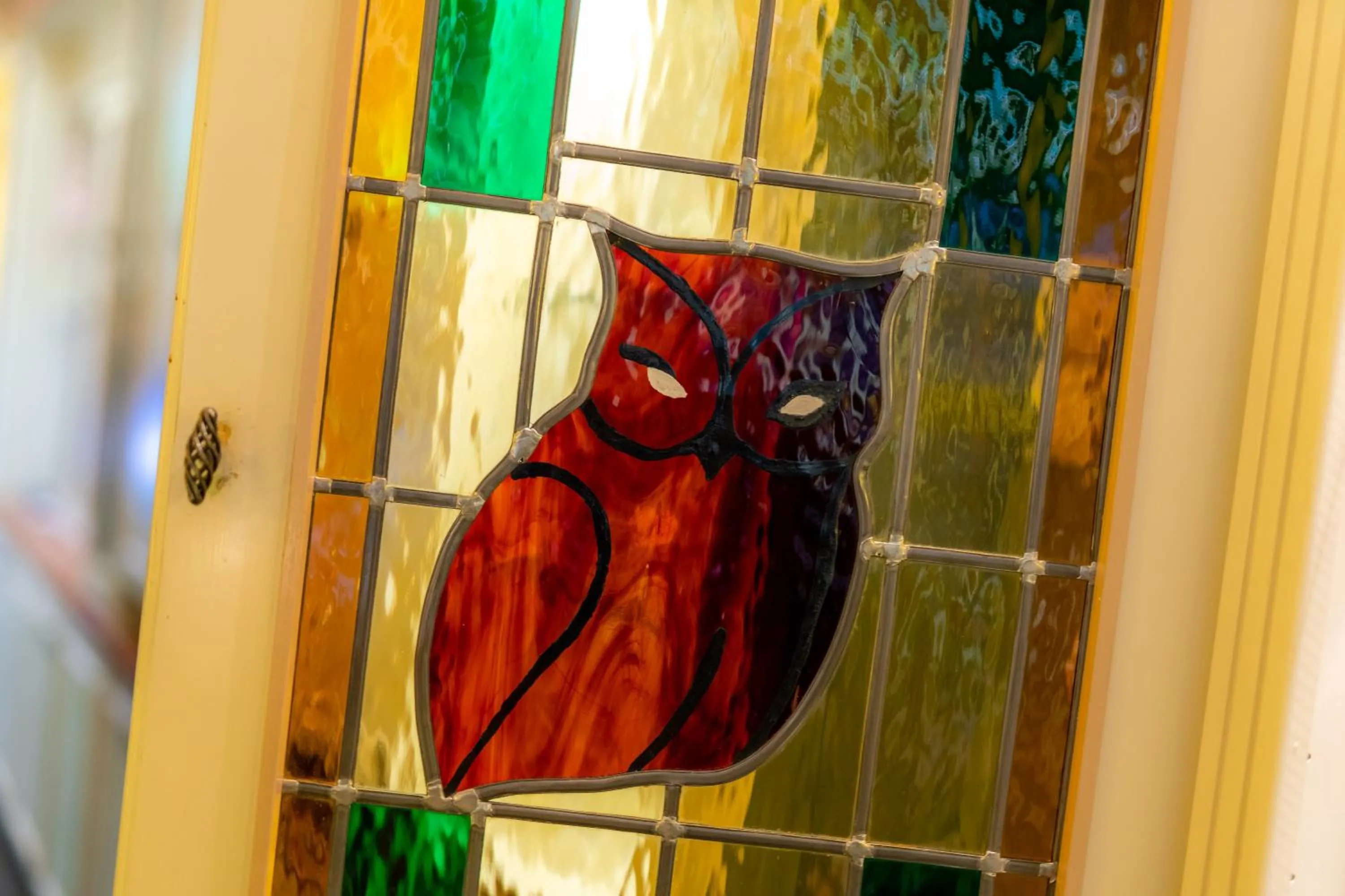 Logo/Certificate/Sign in Owl Hotel