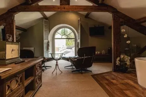 Penthouse Honeymoon Suite in The Coach House Skipton Penthouse Honeymoon Suite in The Coach House Skipton