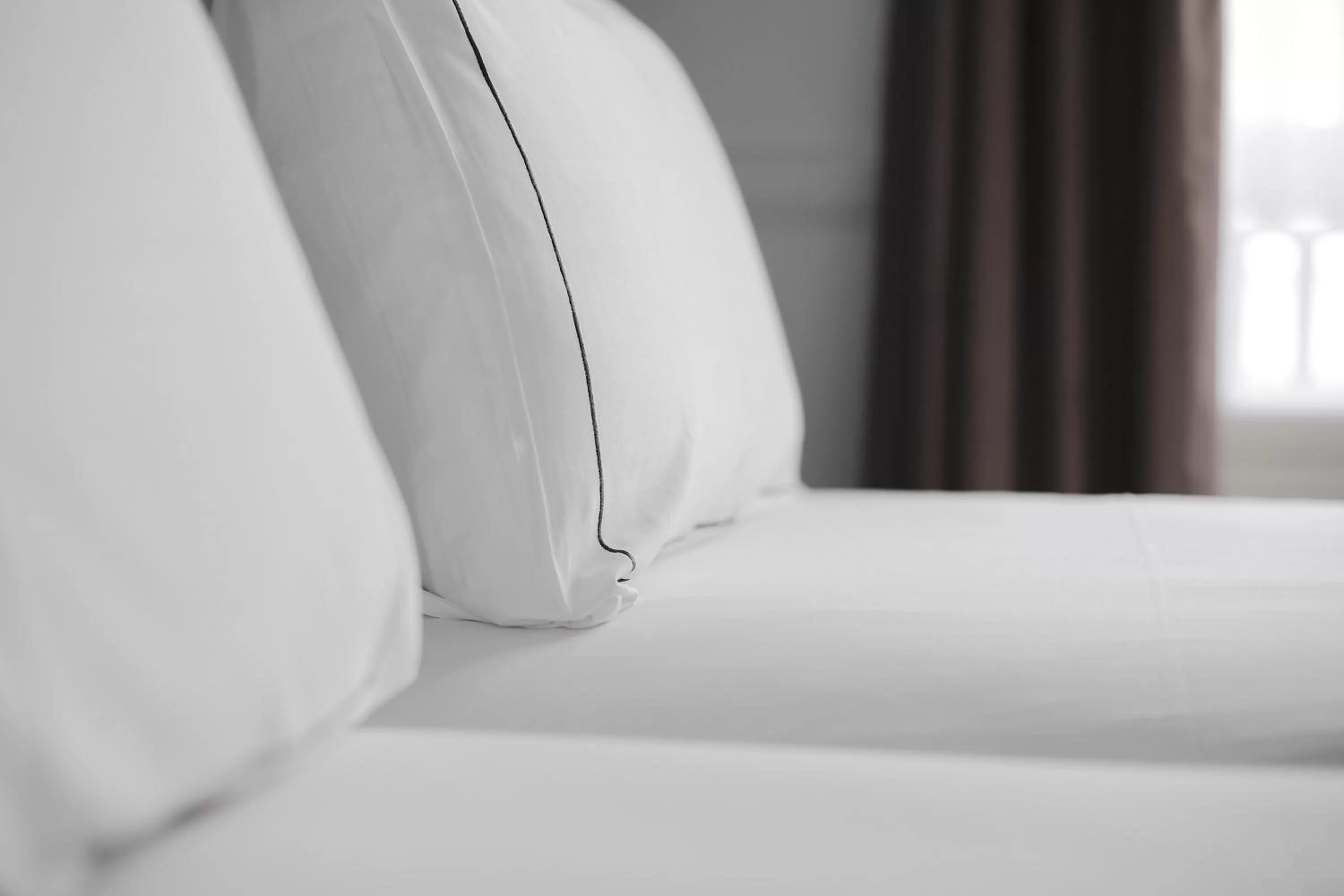 Decorative detail, Bed in Hôtel Etoile Trocadéro