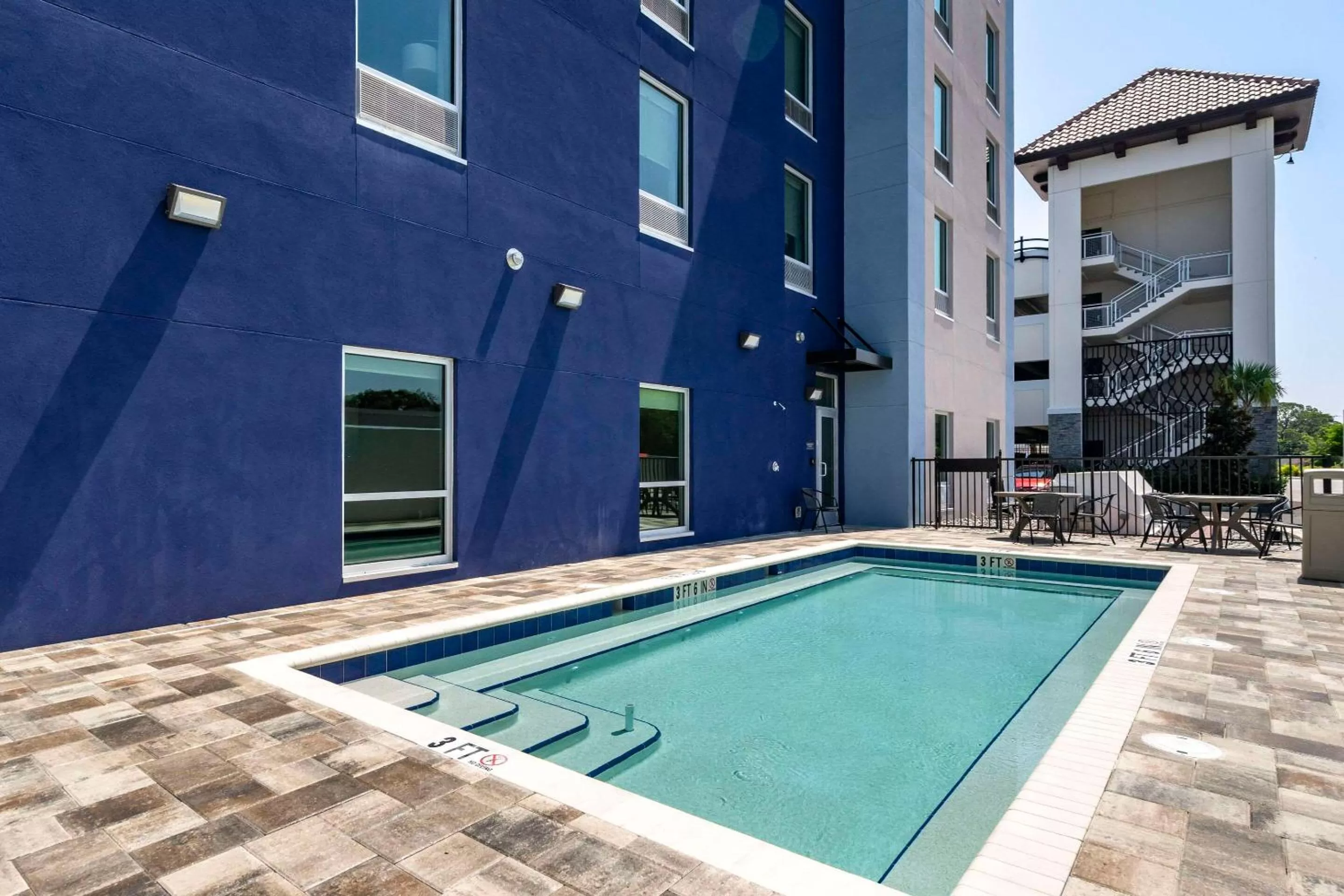 Swimming pool in Comfort Inn & Suites New Port Richey Downtown District