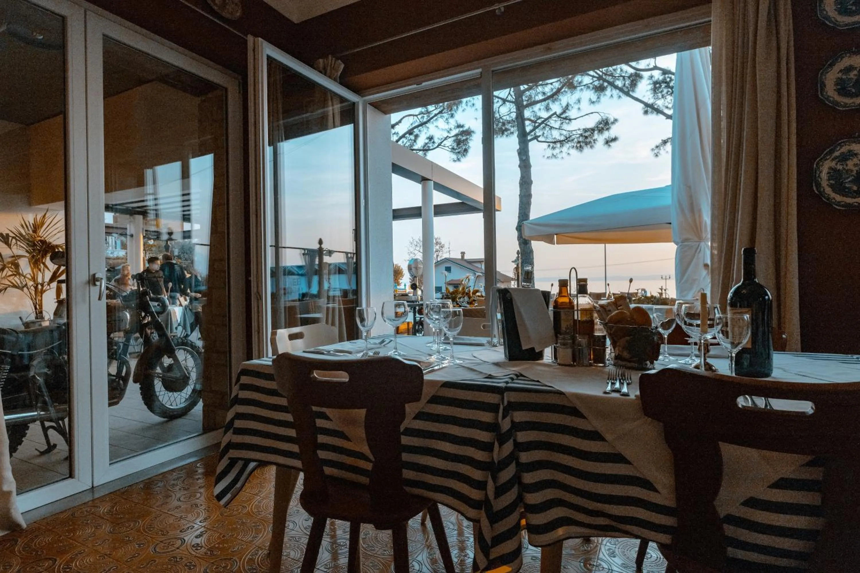 Restaurant/places to eat in Hotel Maximilian