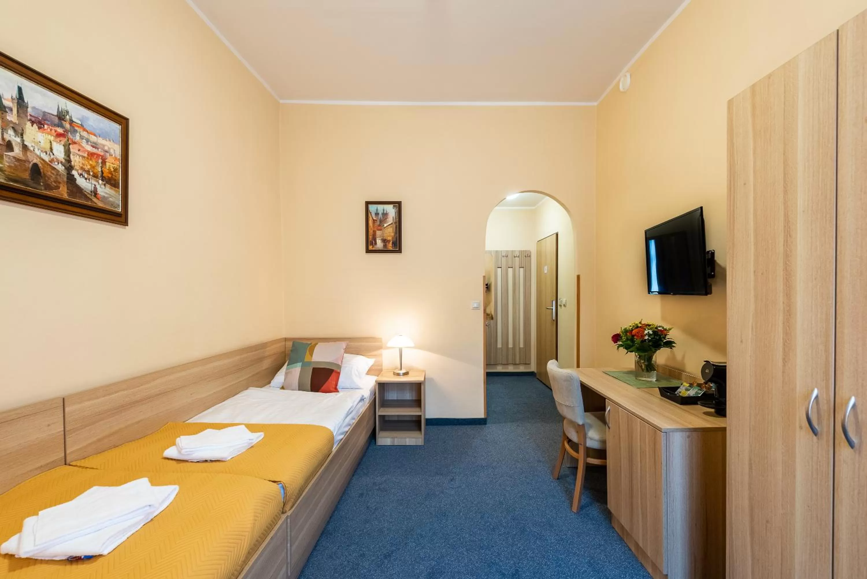 Spring, Bed in Hotel Libero