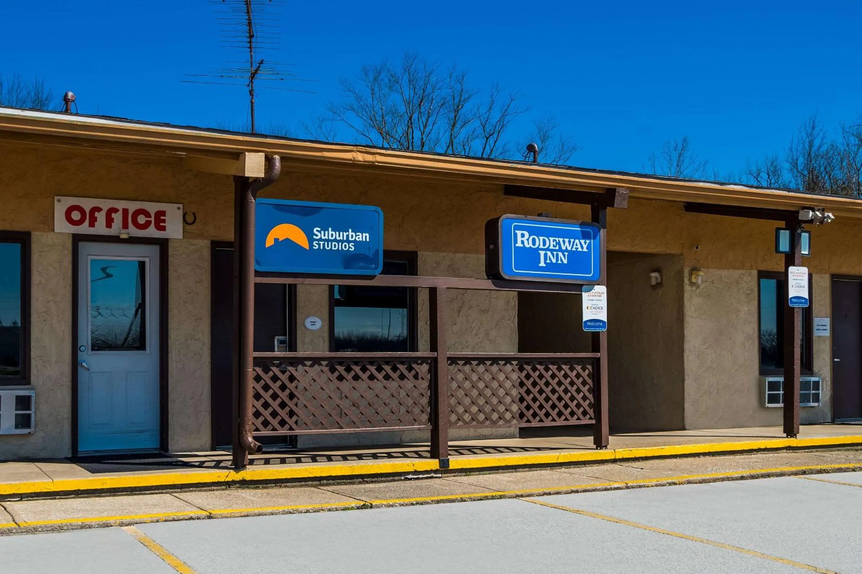 Property building in Rodeway Inn Brazil